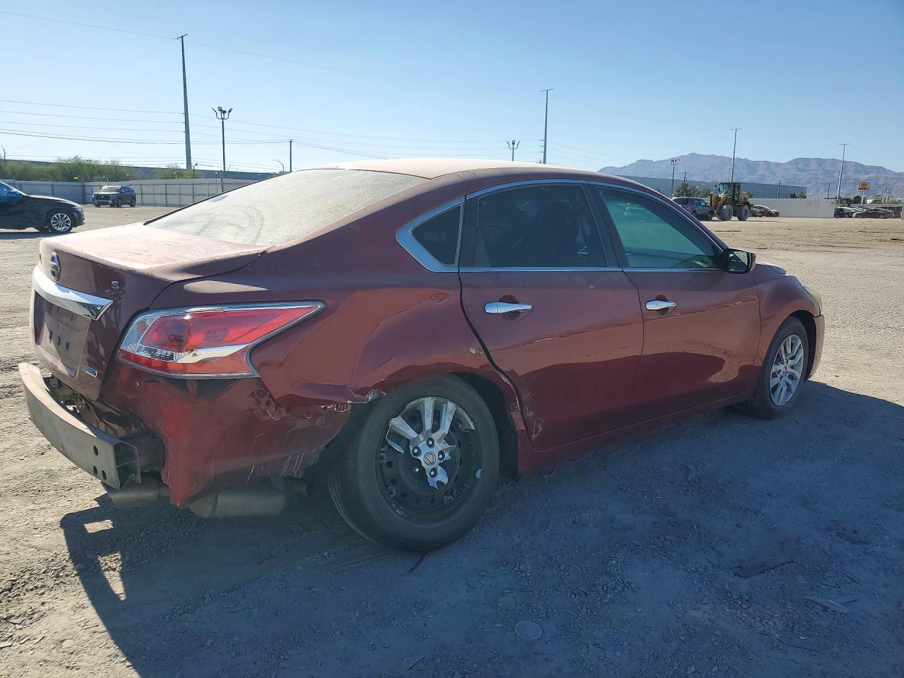 2014 Nissan Altima 2.5 Red vin: 1N4AL3AP2EC263188