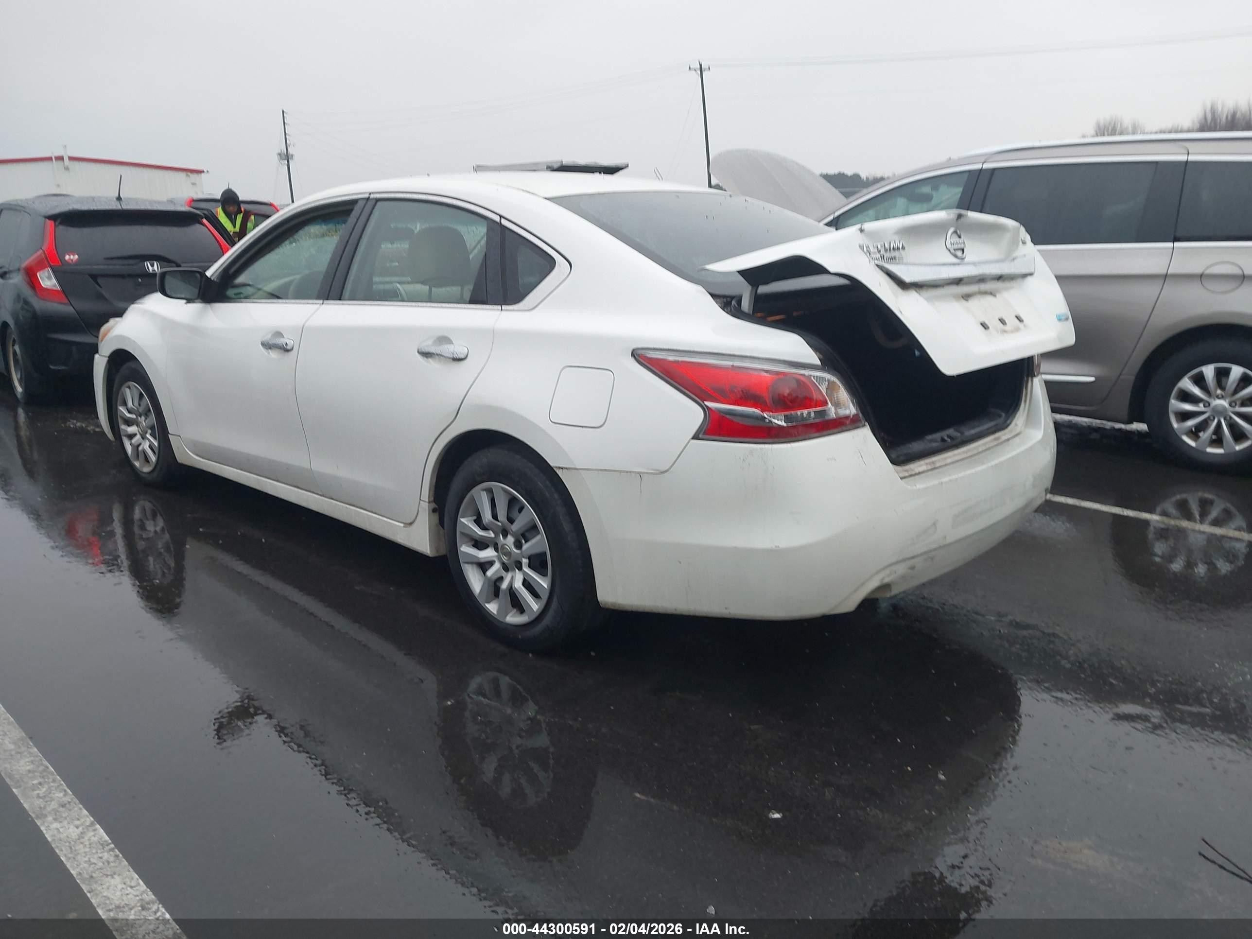 2014 Nissan Altima 2.5/2.5 S/2.5 Sl/2.5 Sv White vin: 1N4AL3AP2EC268326