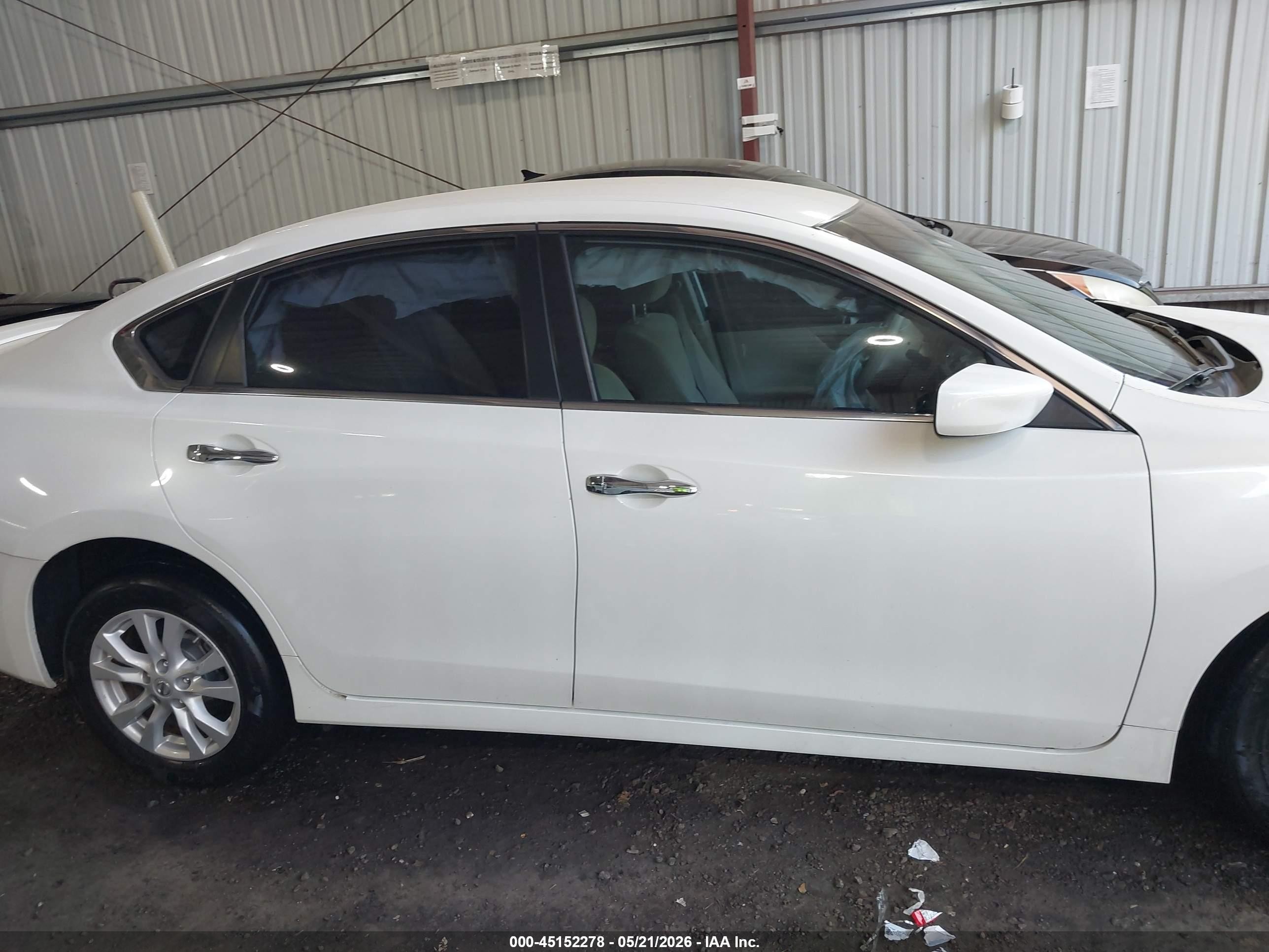 2014 Nissan Altima 2.5 S Белый vin: 1N4AL3AP2EC268360
