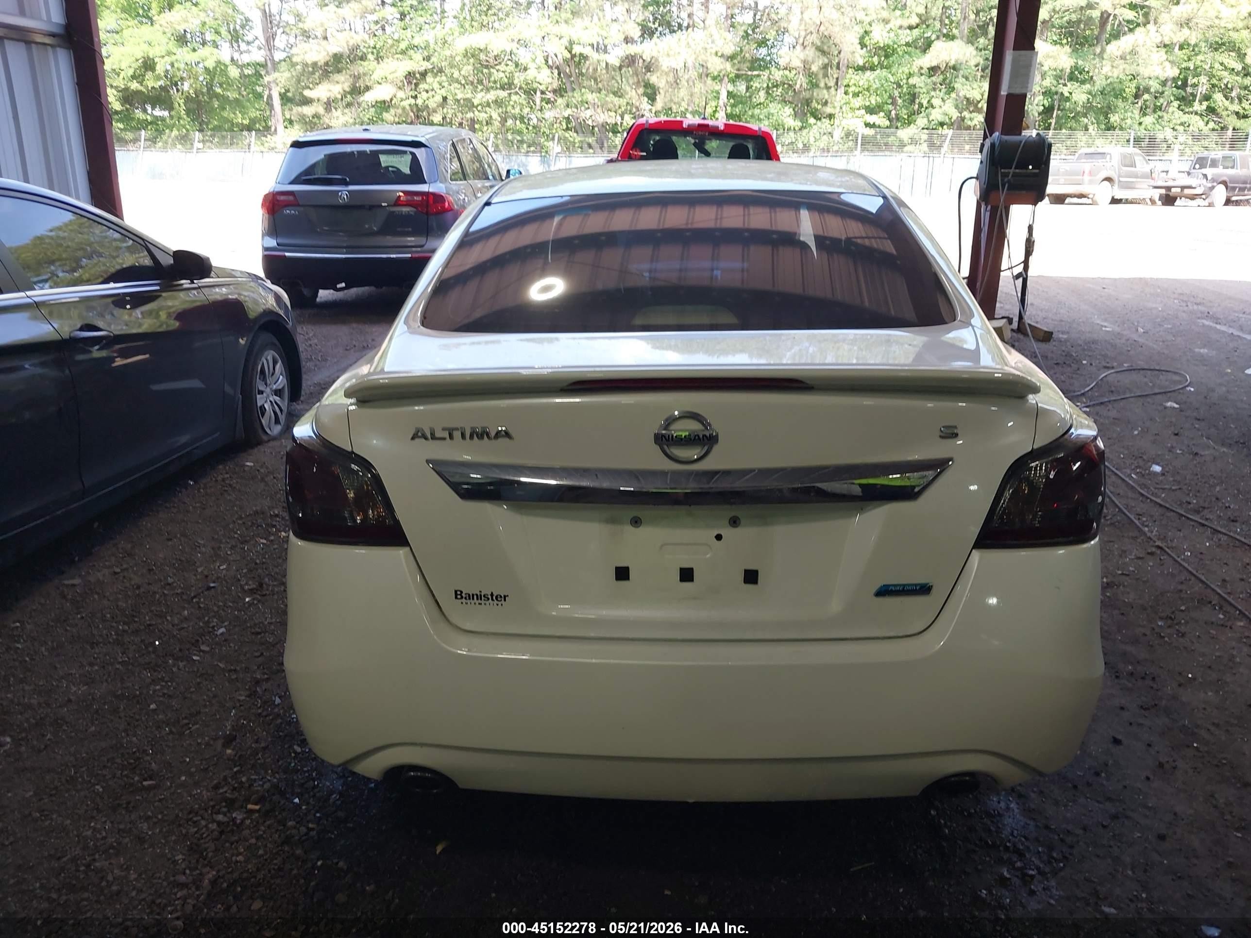 2014 Nissan Altima 2.5 S Белый vin: 1N4AL3AP2EC268360