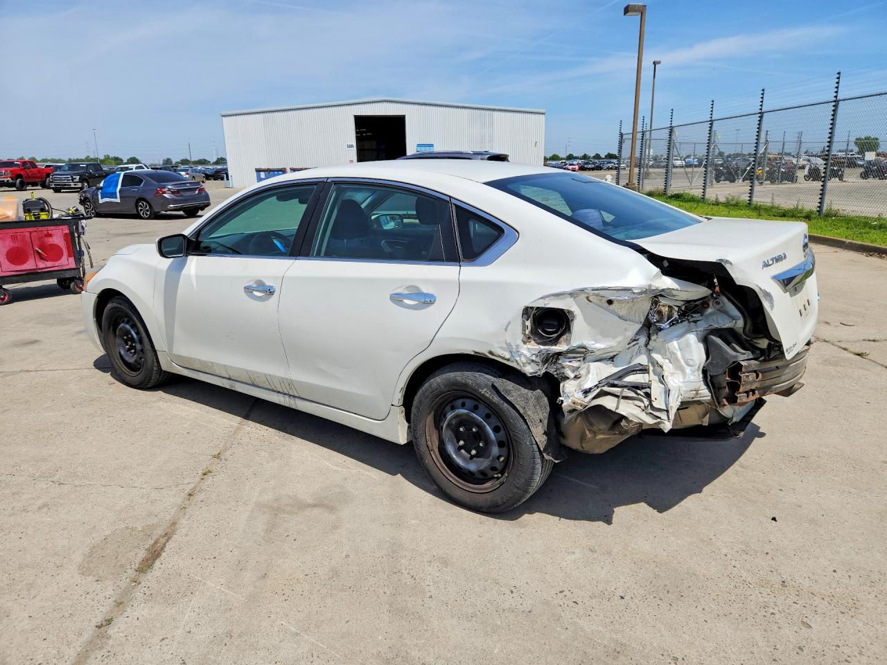 2014 Nissan Altima 2.5 S White vin: 1N4AL3AP2EC270853
