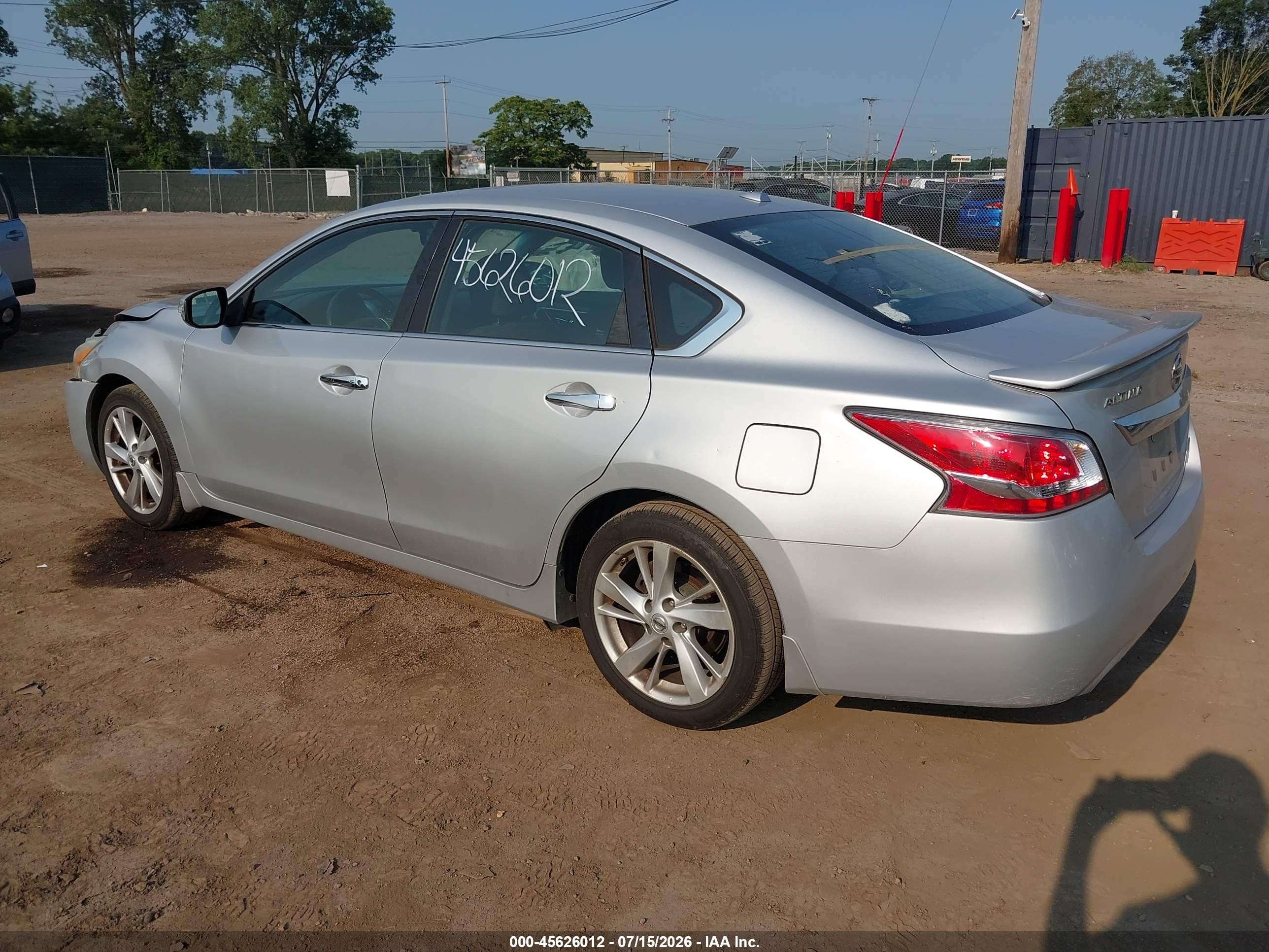2014 Nissan Altima 2.5 Sv Silver vin: 1N4AL3AP2EC285644