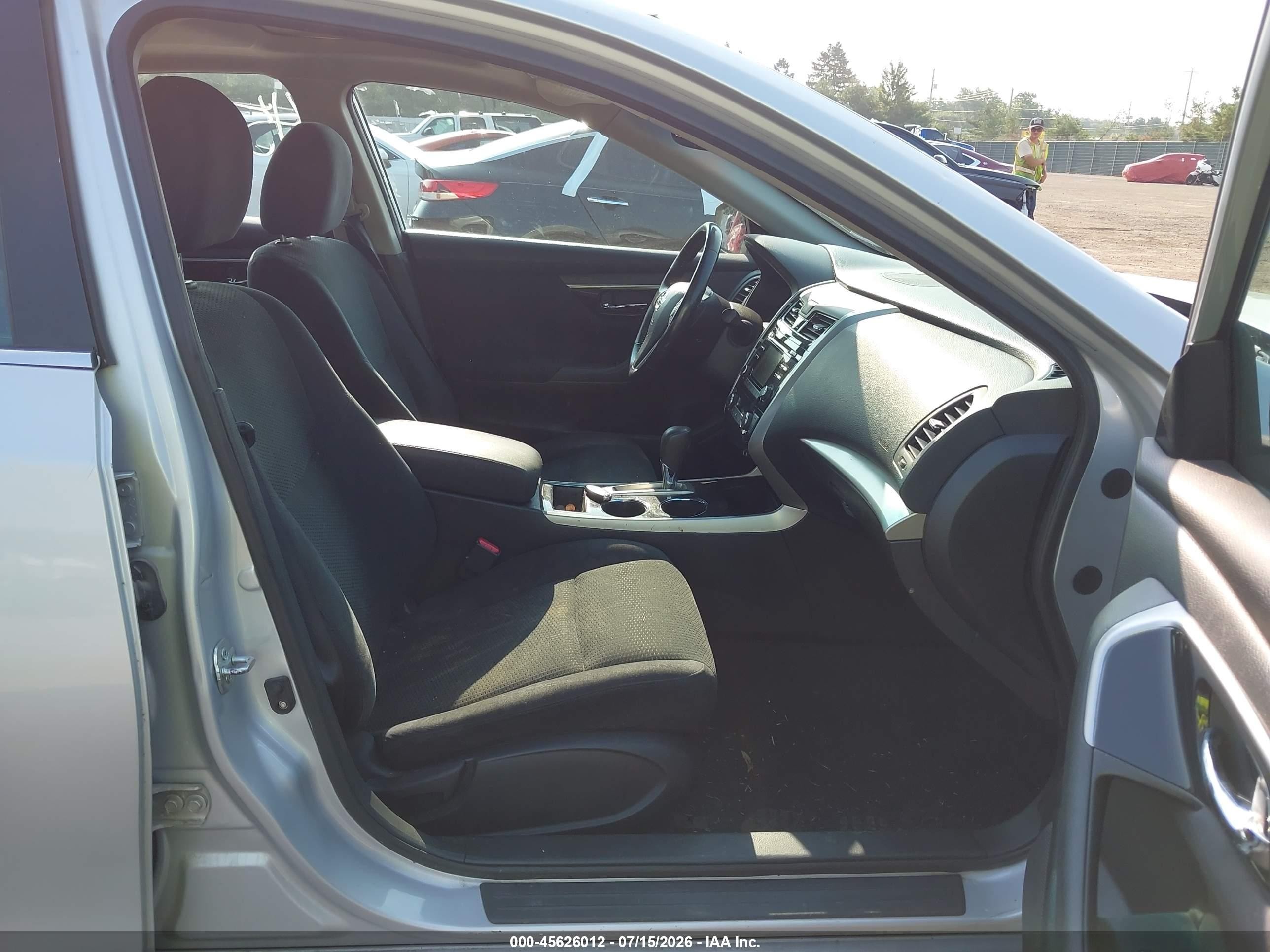 2014 Nissan Altima 2.5 Sv Silver vin: 1N4AL3AP2EC285644