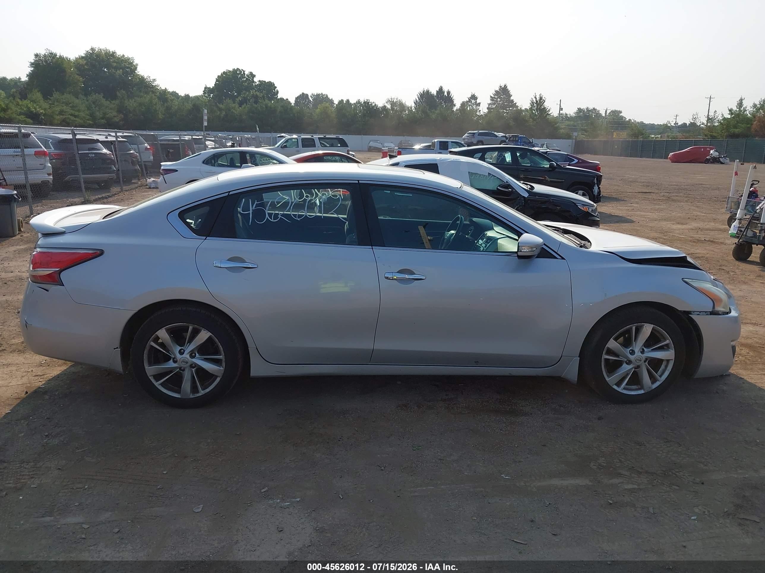 2014 Nissan Altima 2.5 Sv Silver vin: 1N4AL3AP2EC285644