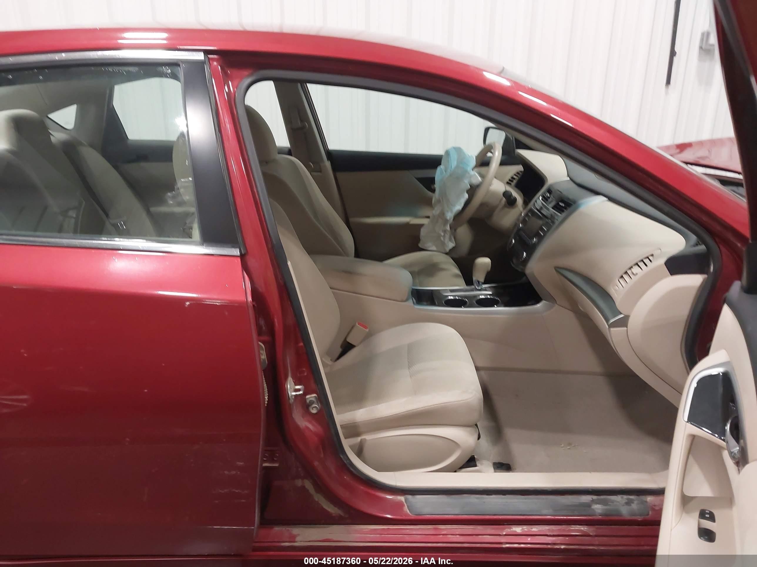 2014 Nissan Altima 2.5 S Red vin: 1N4AL3AP2EC298085