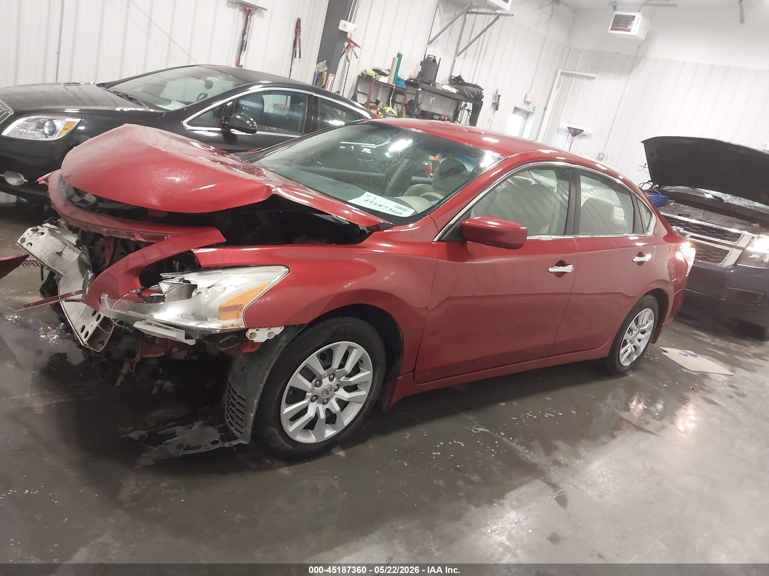 2014 Nissan Altima 2.5 S Red vin: 1N4AL3AP2EC298085