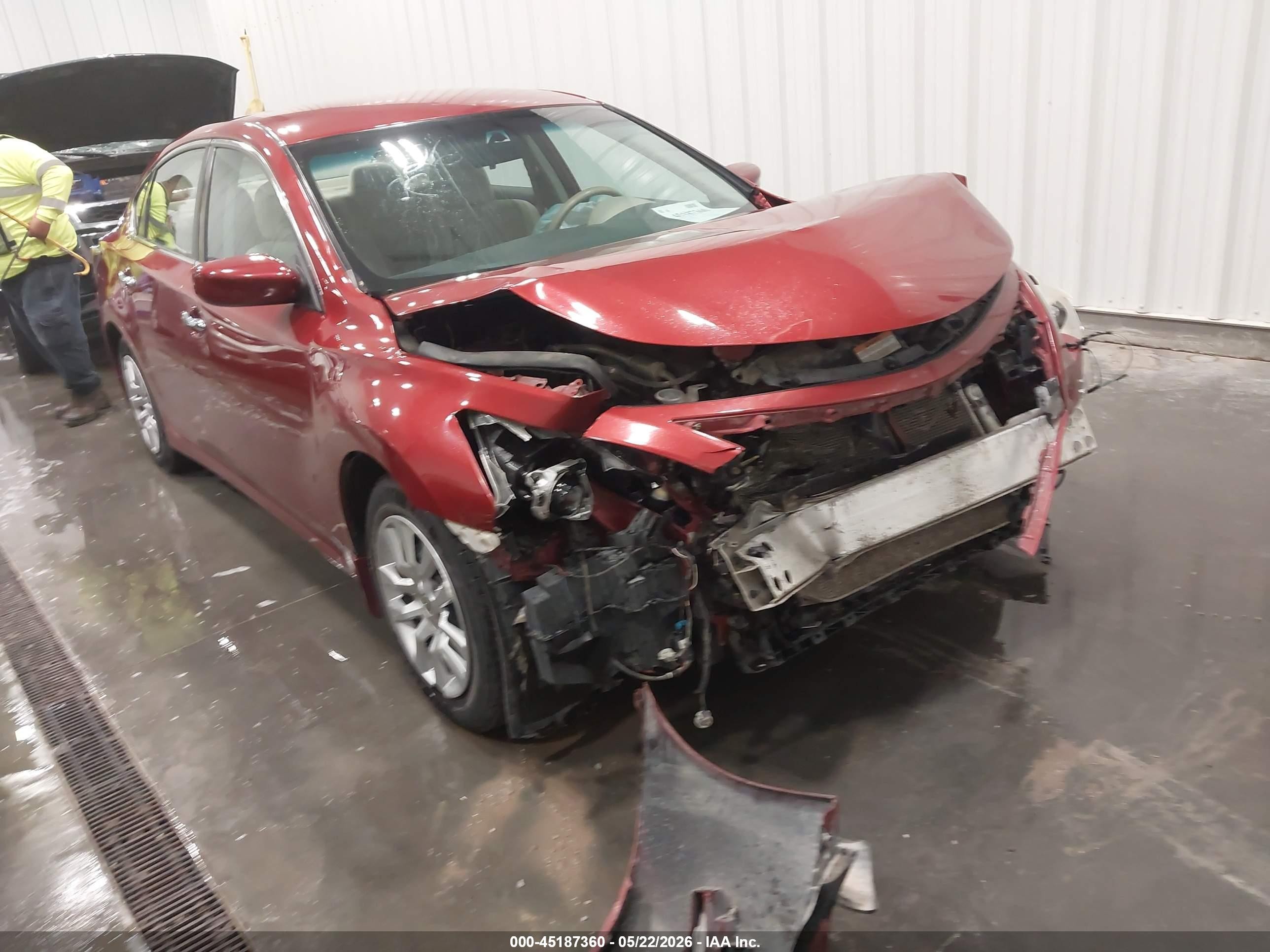 2014 Nissan Altima 2.5 S Red vin: 1N4AL3AP2EC298085