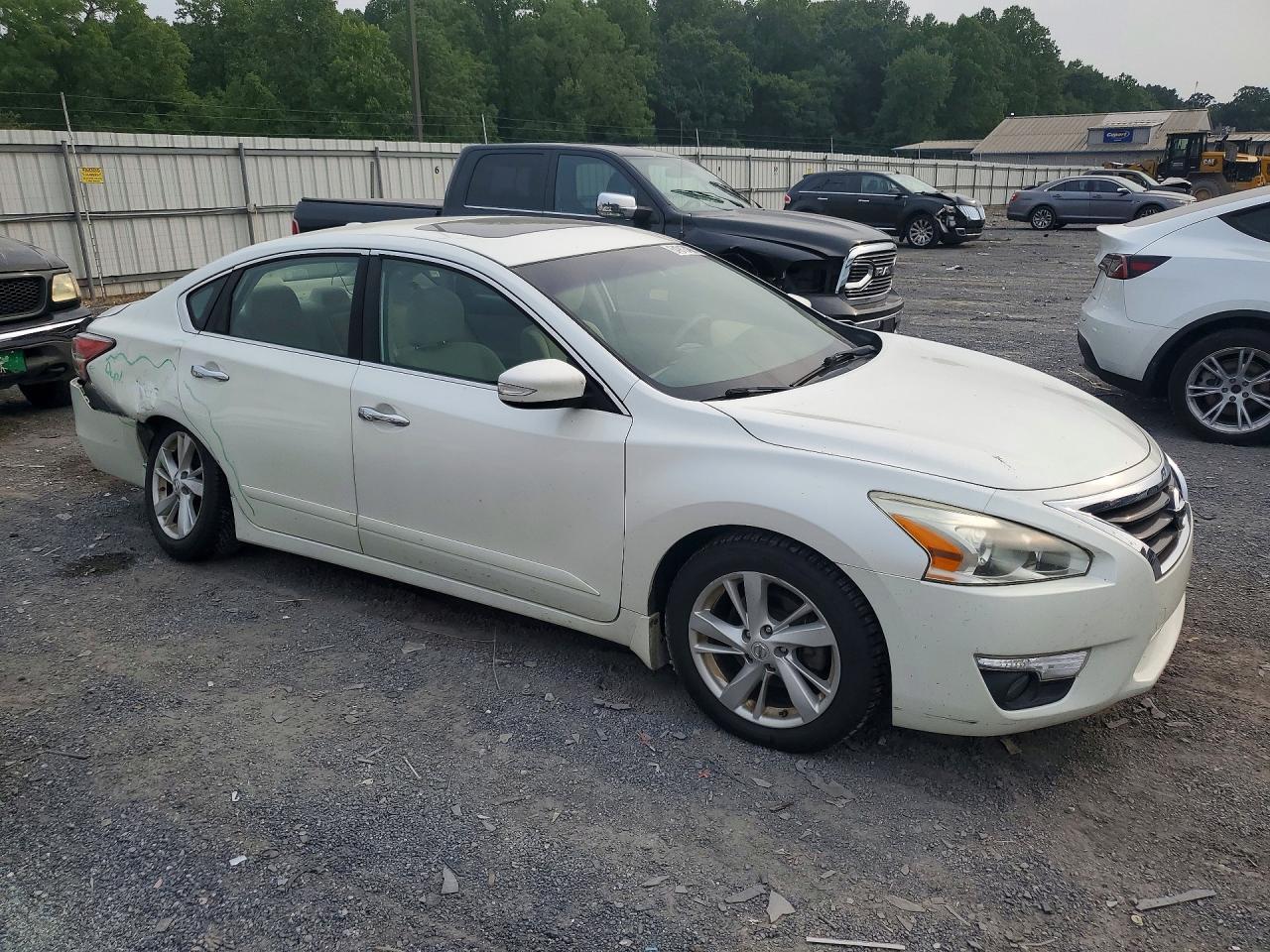 2014 Nissan Altima 2.5 Sv White vin: 1N4AL3AP2EC299835
