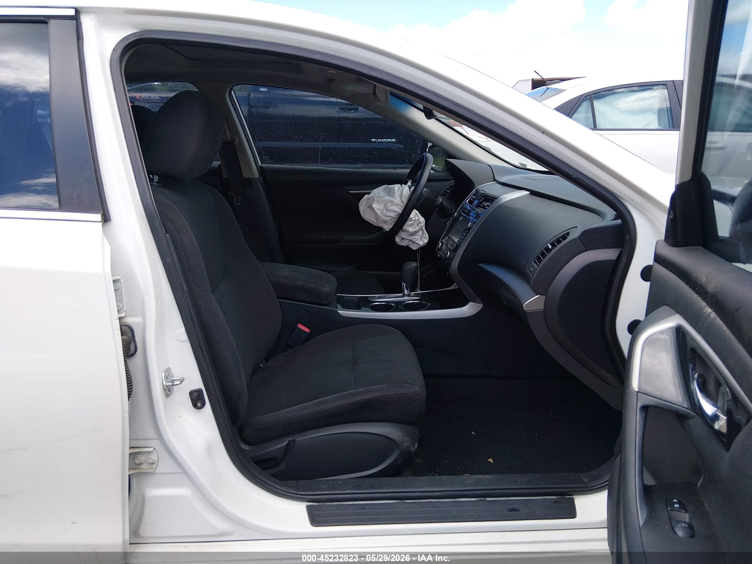 2014 Nissan Altima 2.5 Sv White vin: 1N4AL3AP2EC322952