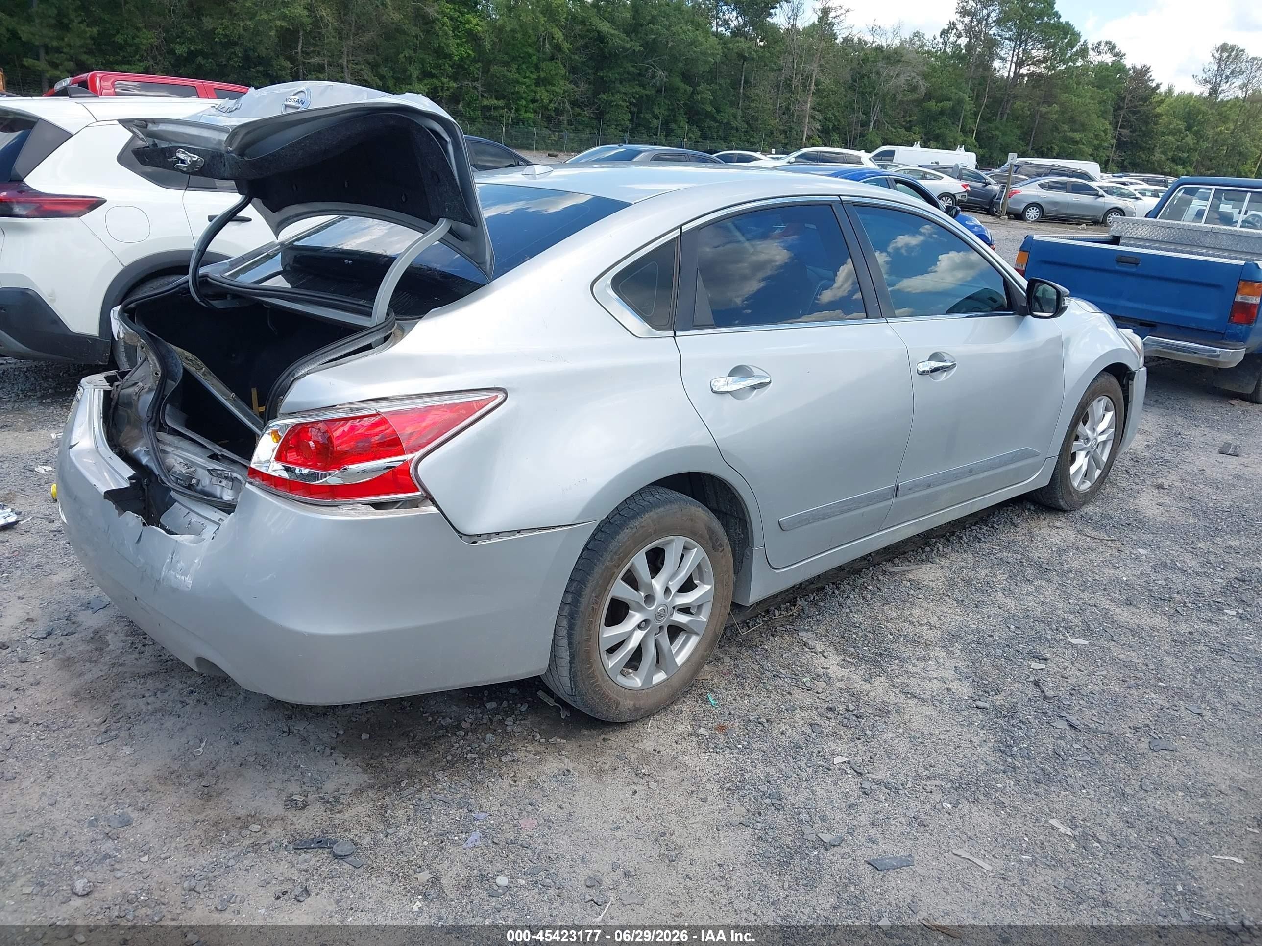 2014 Nissan Altima 2.5 S Silver vin: 1N4AL3AP2EC404051