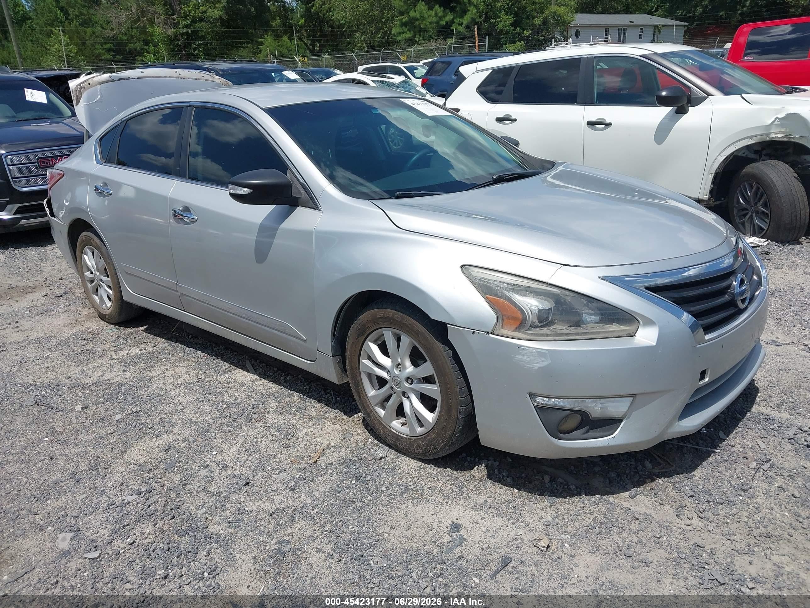 2014 Nissan Altima 2.5 S Silver vin: 1N4AL3AP2EC404051