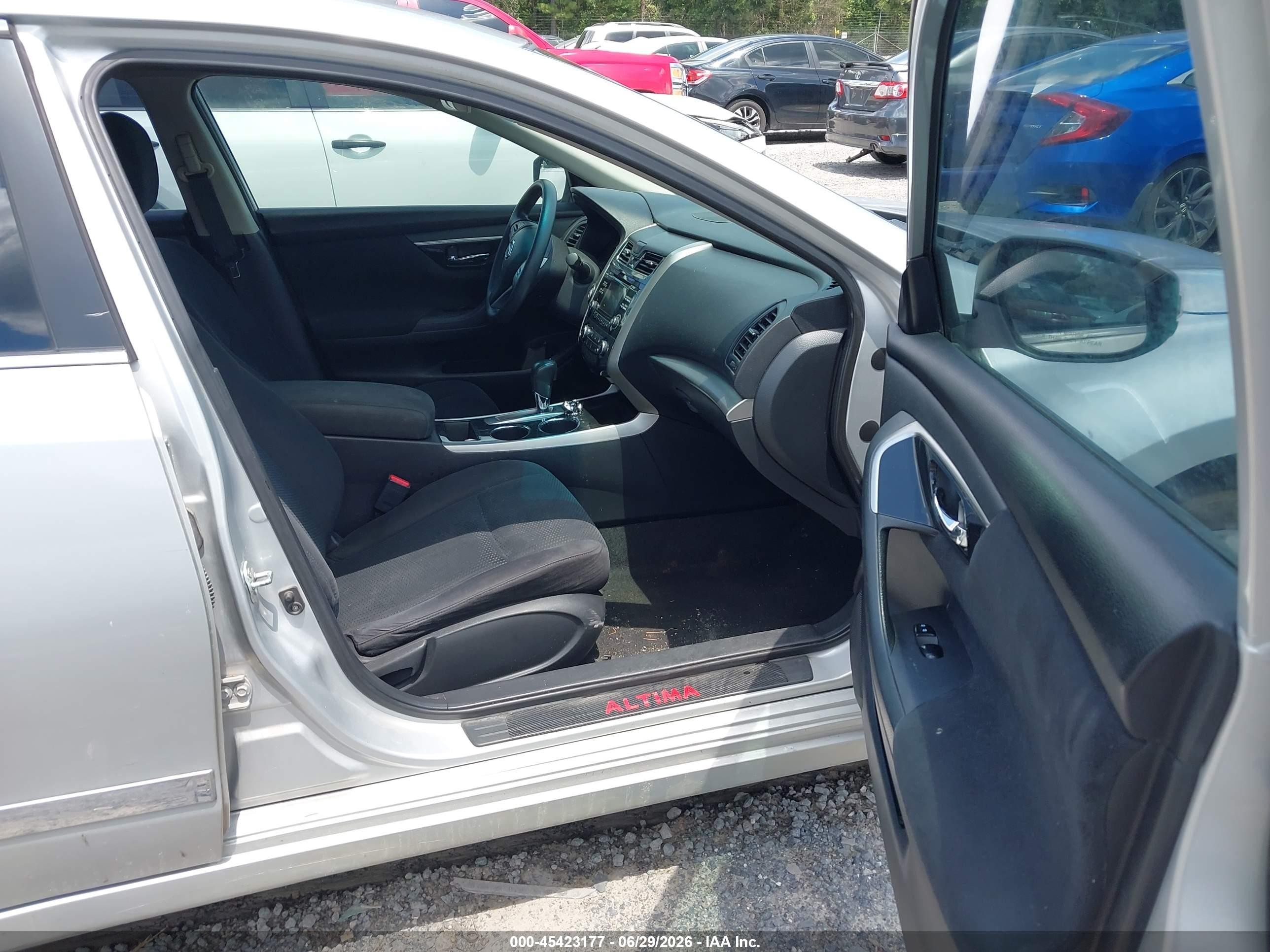 2014 Nissan Altima 2.5 S Silver vin: 1N4AL3AP2EC404051