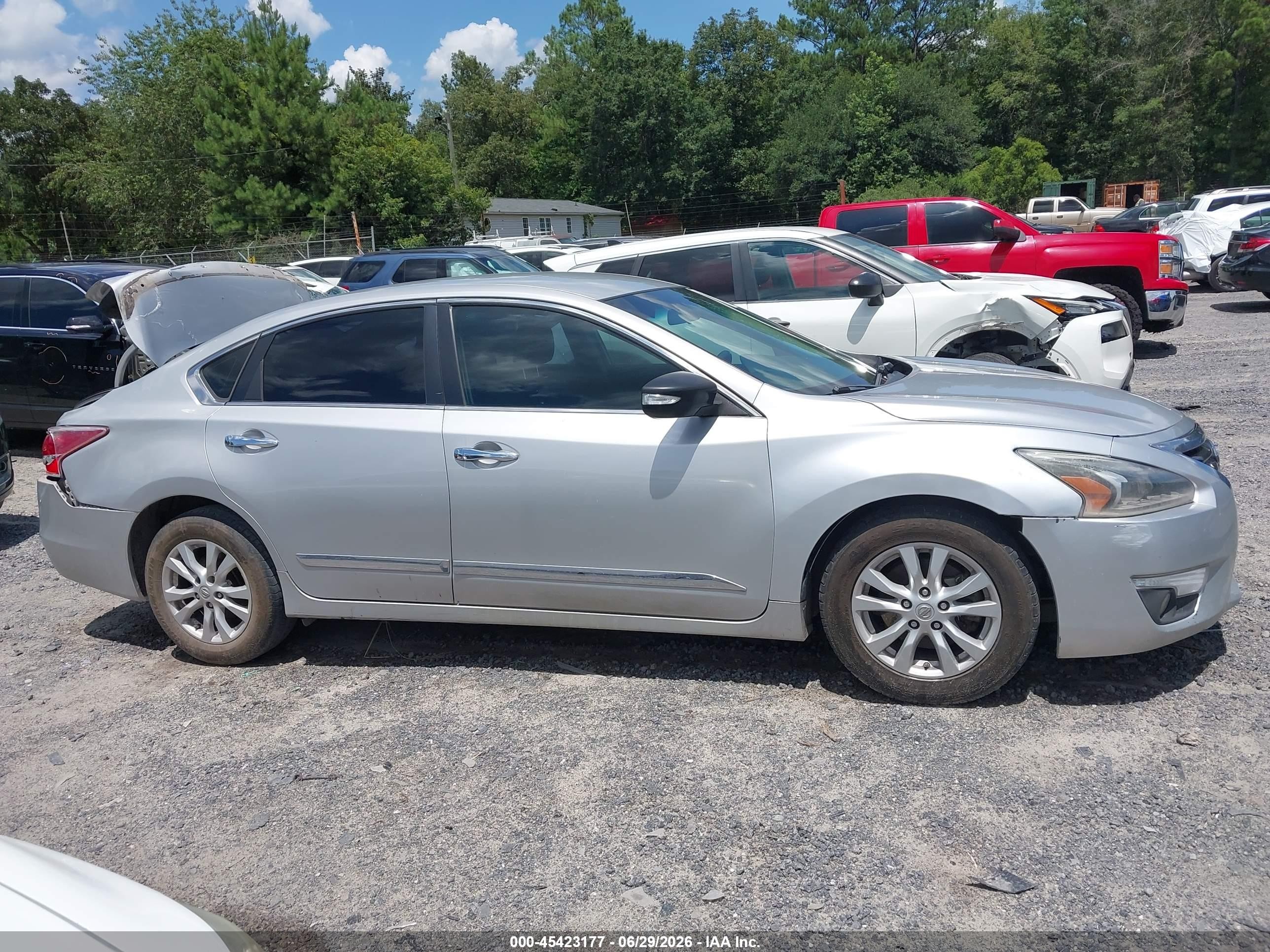 2014 Nissan Altima 2.5 S Silver vin: 1N4AL3AP2EC404051