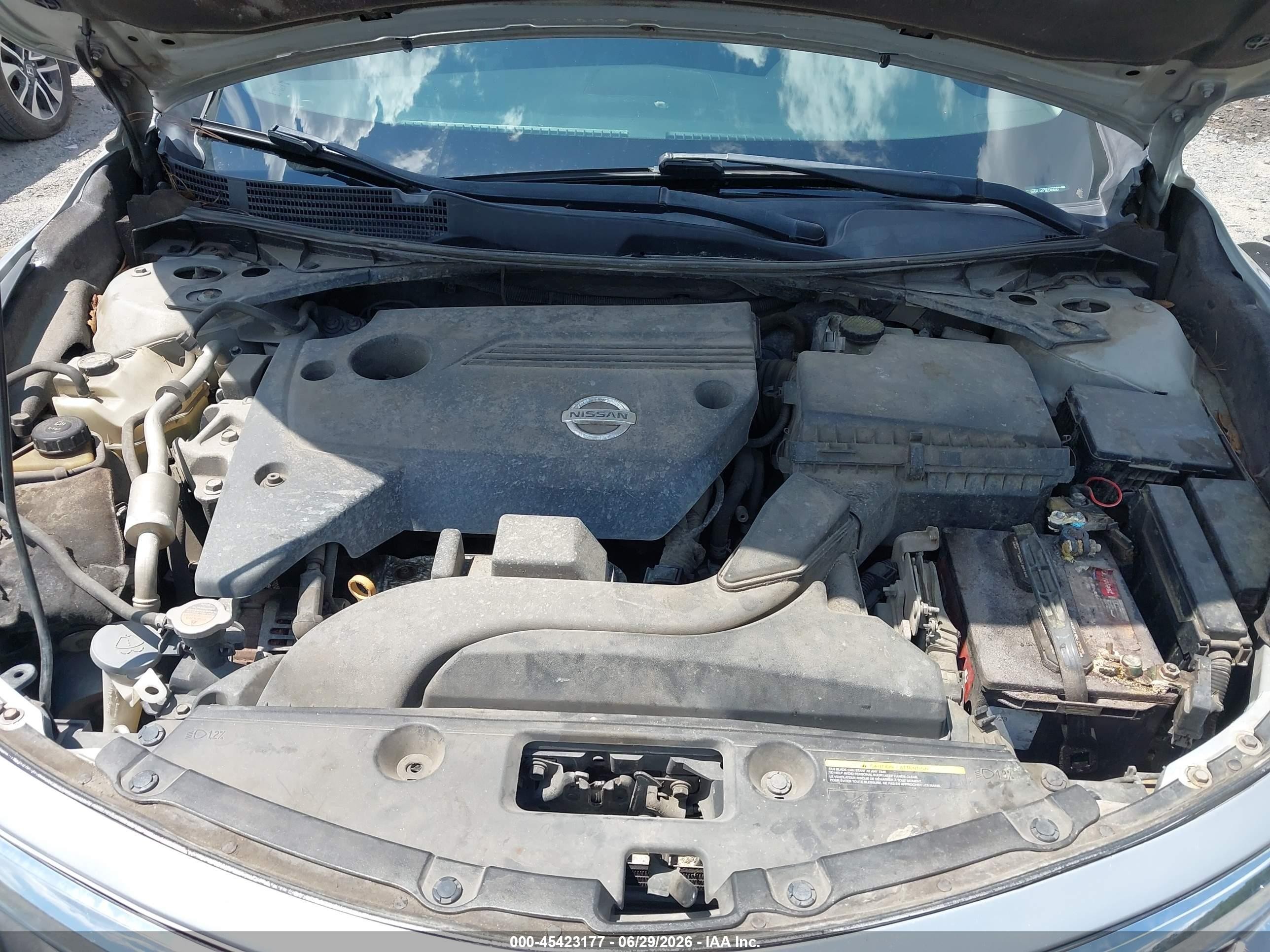 2014 Nissan Altima 2.5 S Silver vin: 1N4AL3AP2EC404051