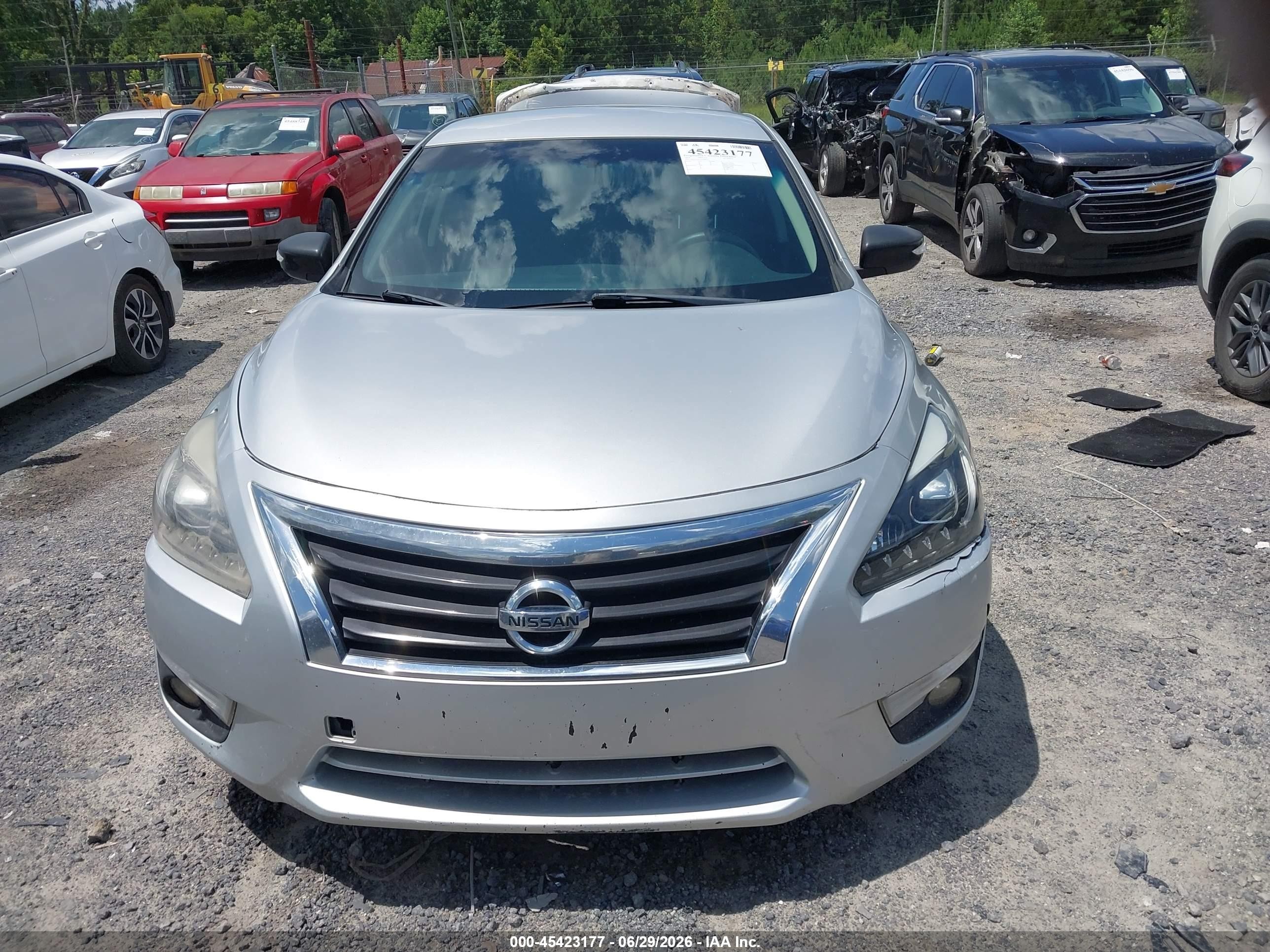 2014 Nissan Altima 2.5 S Silver vin: 1N4AL3AP2EC404051