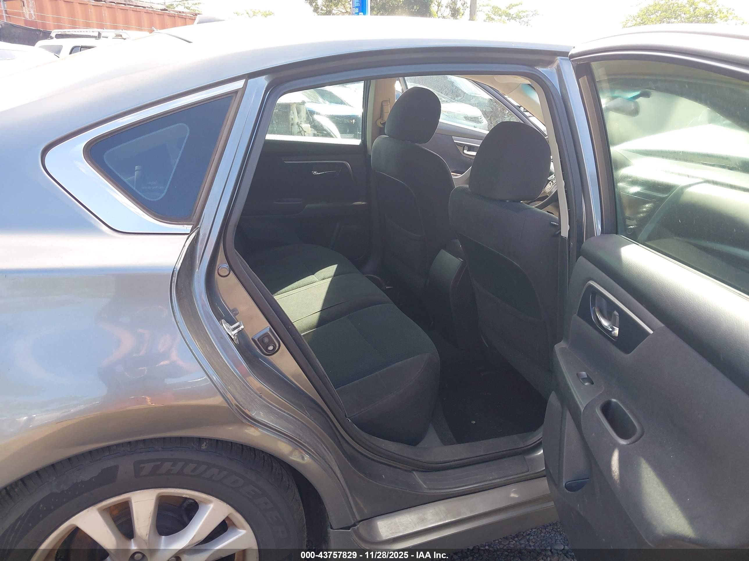 2014 Nissan Altima 2.5 S Серый vin: 1N4AL3AP2EC406804