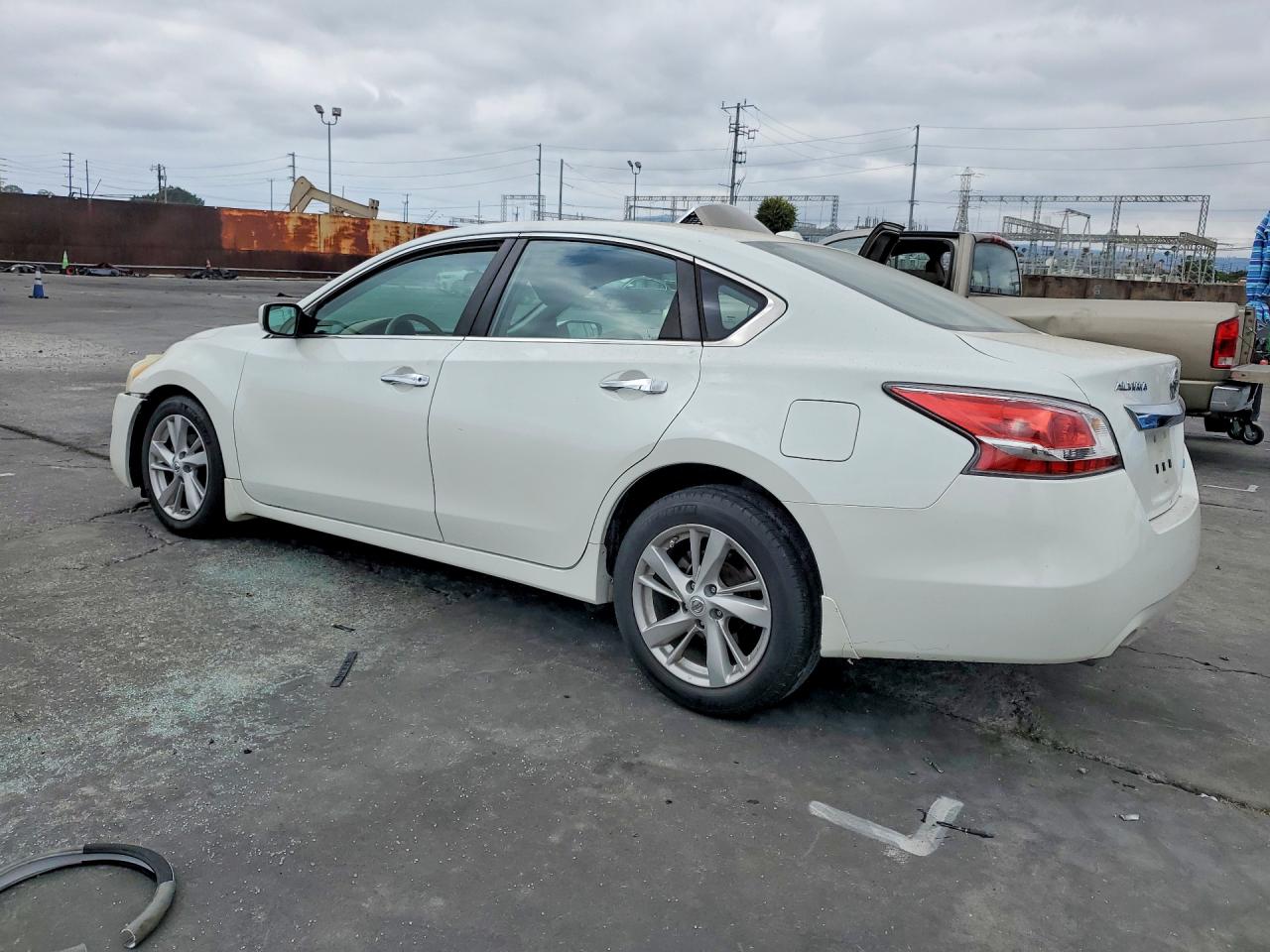 2014 Nissan Altima 2.5 Sv White vin: 1N4AL3AP2EN205635