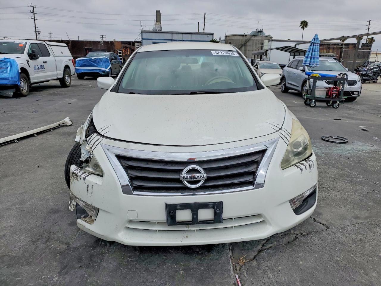 2014 Nissan Altima 2.5 Sv White vin: 1N4AL3AP2EN205635