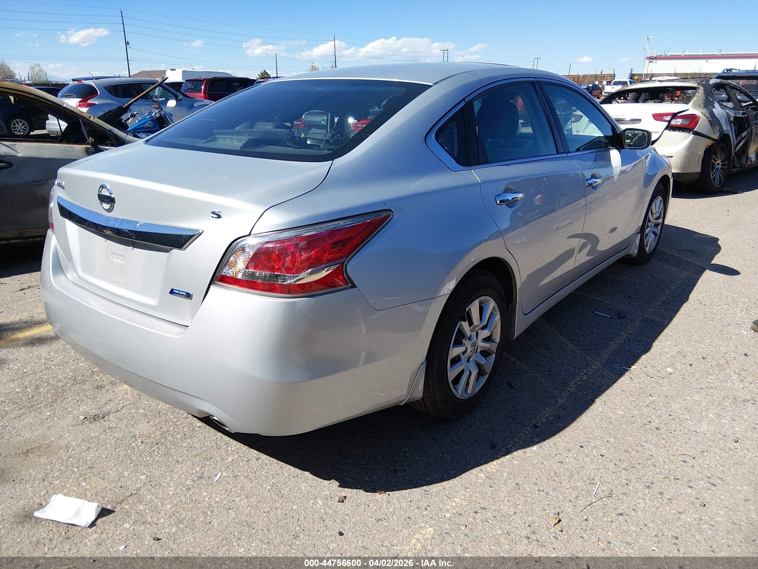 2014 Nissan Altima 2.5 S Silver vin: 1N4AL3AP2EN208356