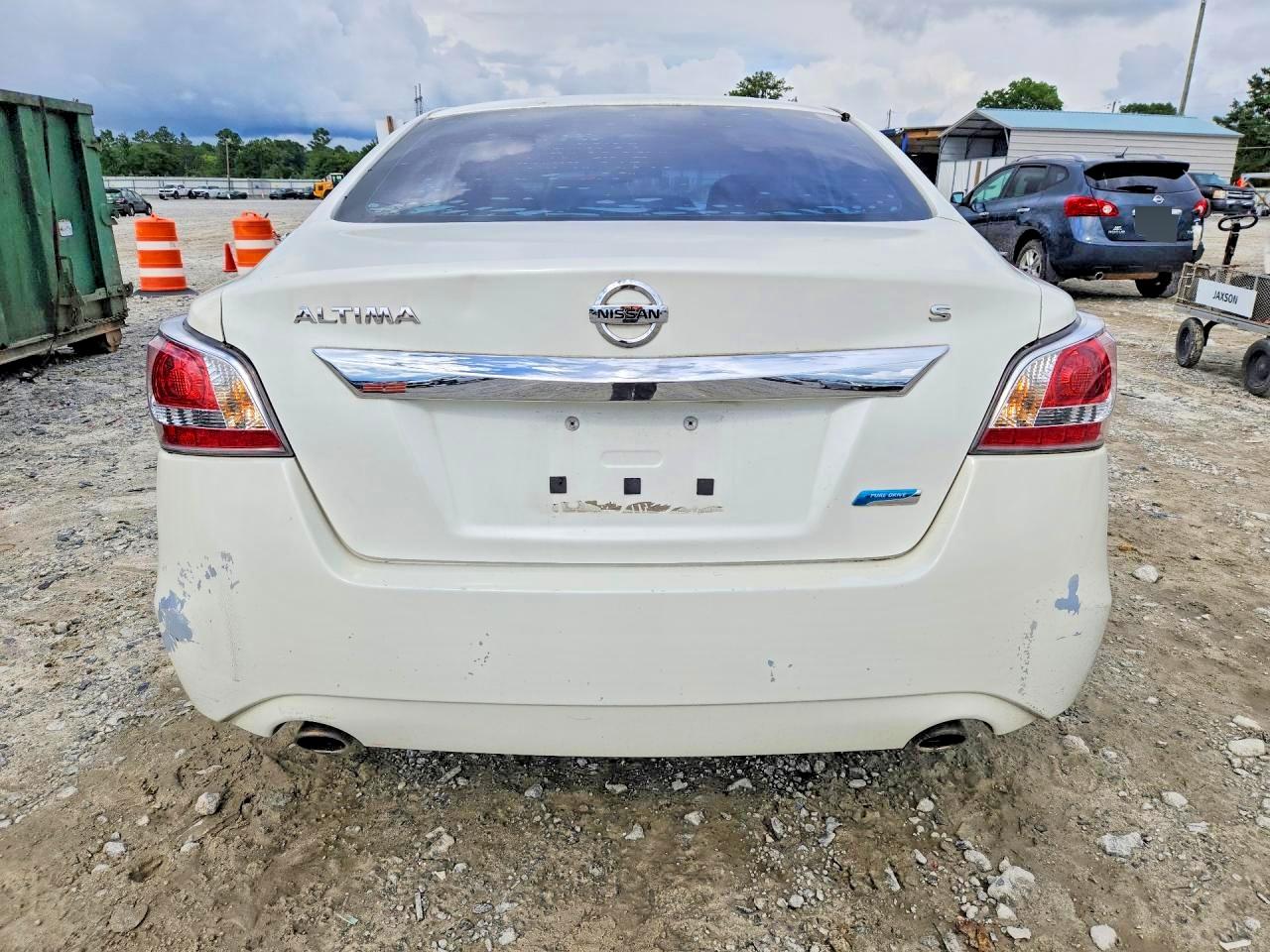 2014 Nissan Altima 2.5 S White vin: 1N4AL3AP2EN245455