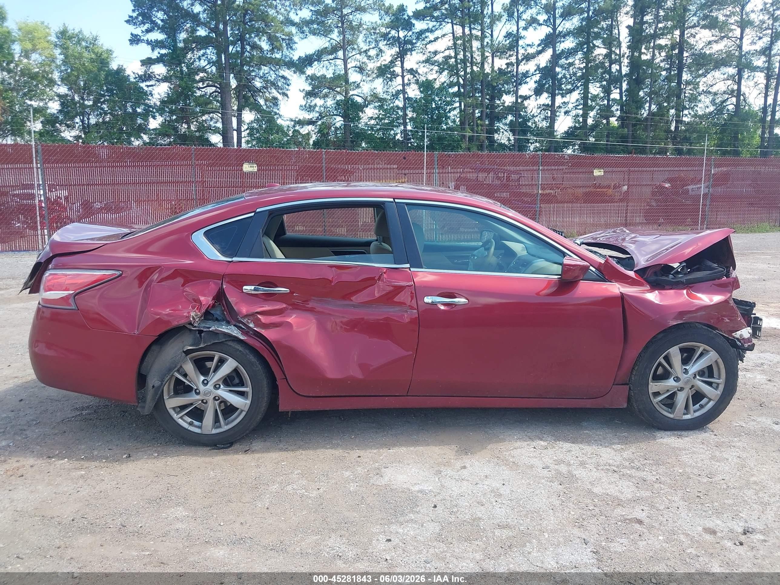 2014 Nissan Altima 2.5 Sv Burgundy vin: 1N4AL3AP2EN246024