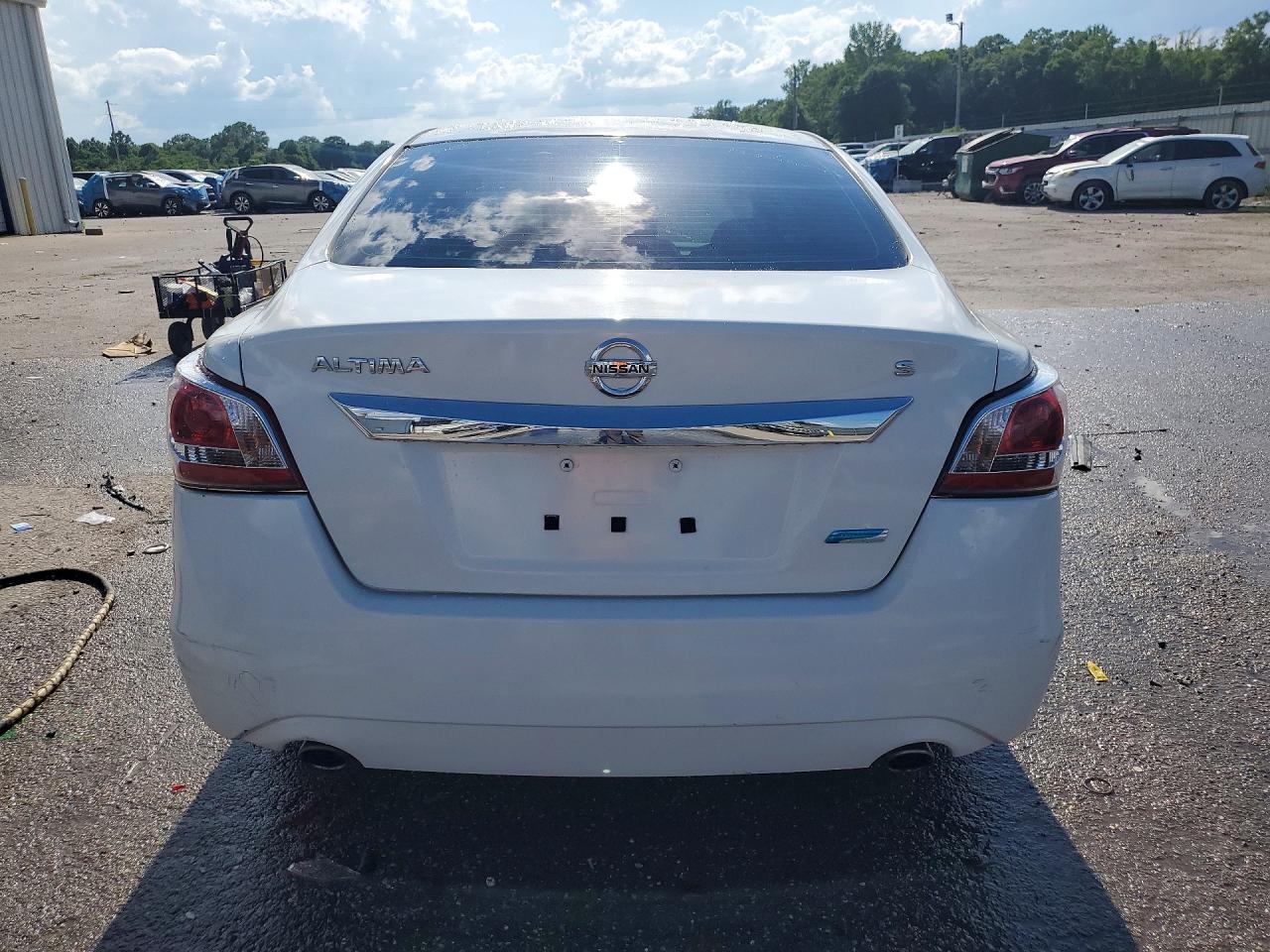 2014 Nissan Altima 2.5 S White vin: 1N4AL3AP2EN341554