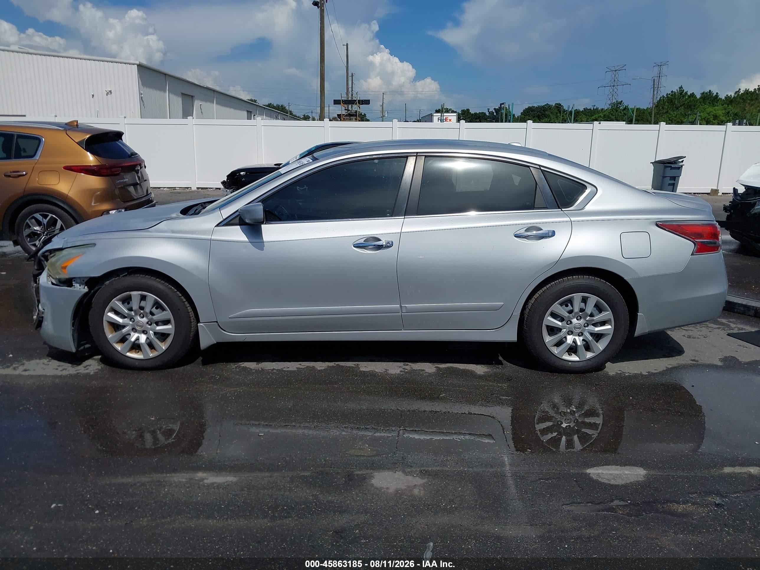 2014 Nissan Altima 2.5 S Silver vin: 1N4AL3AP2EN346821