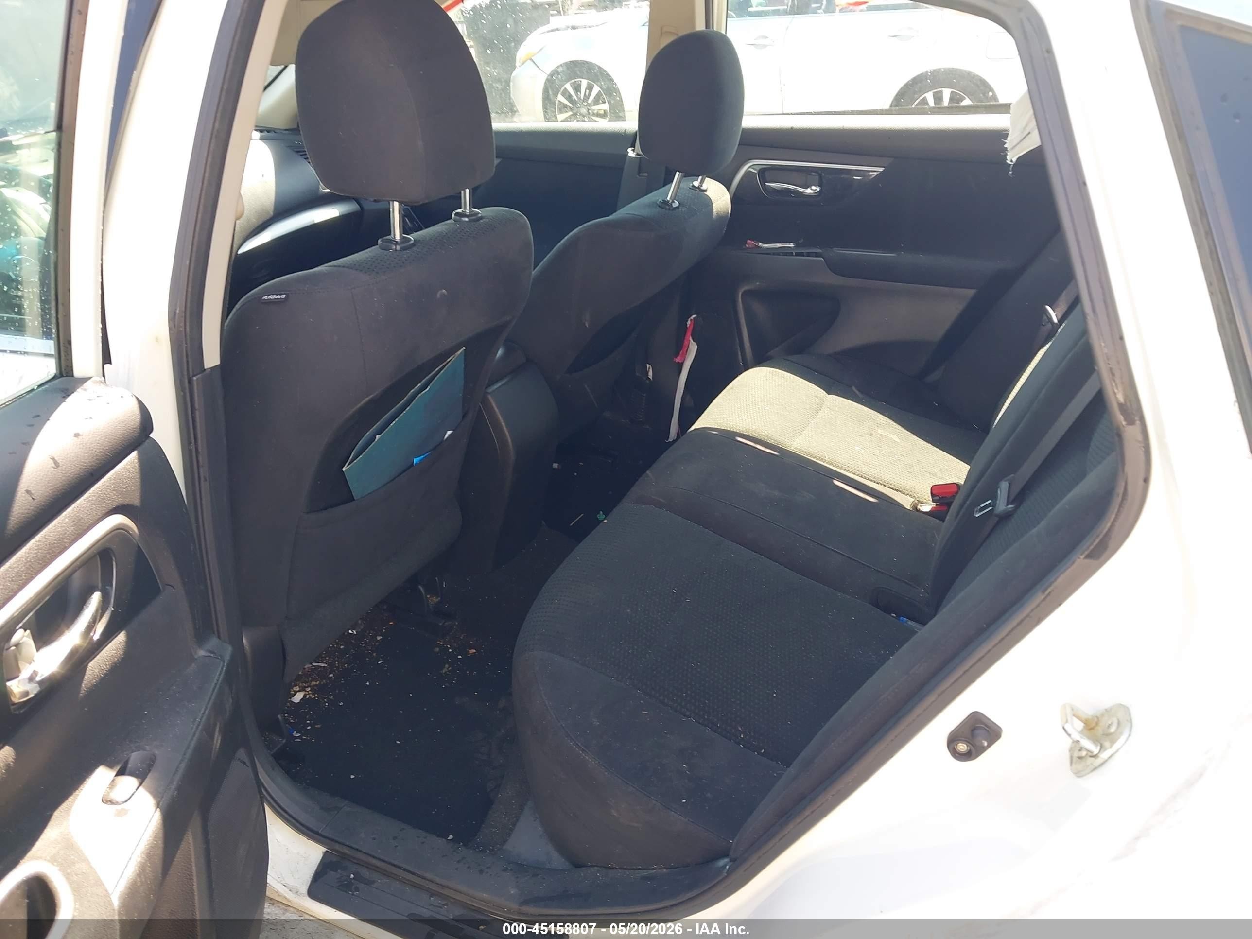 2014 Nissan Altima 2.5 S White vin: 1N4AL3AP2EN357155