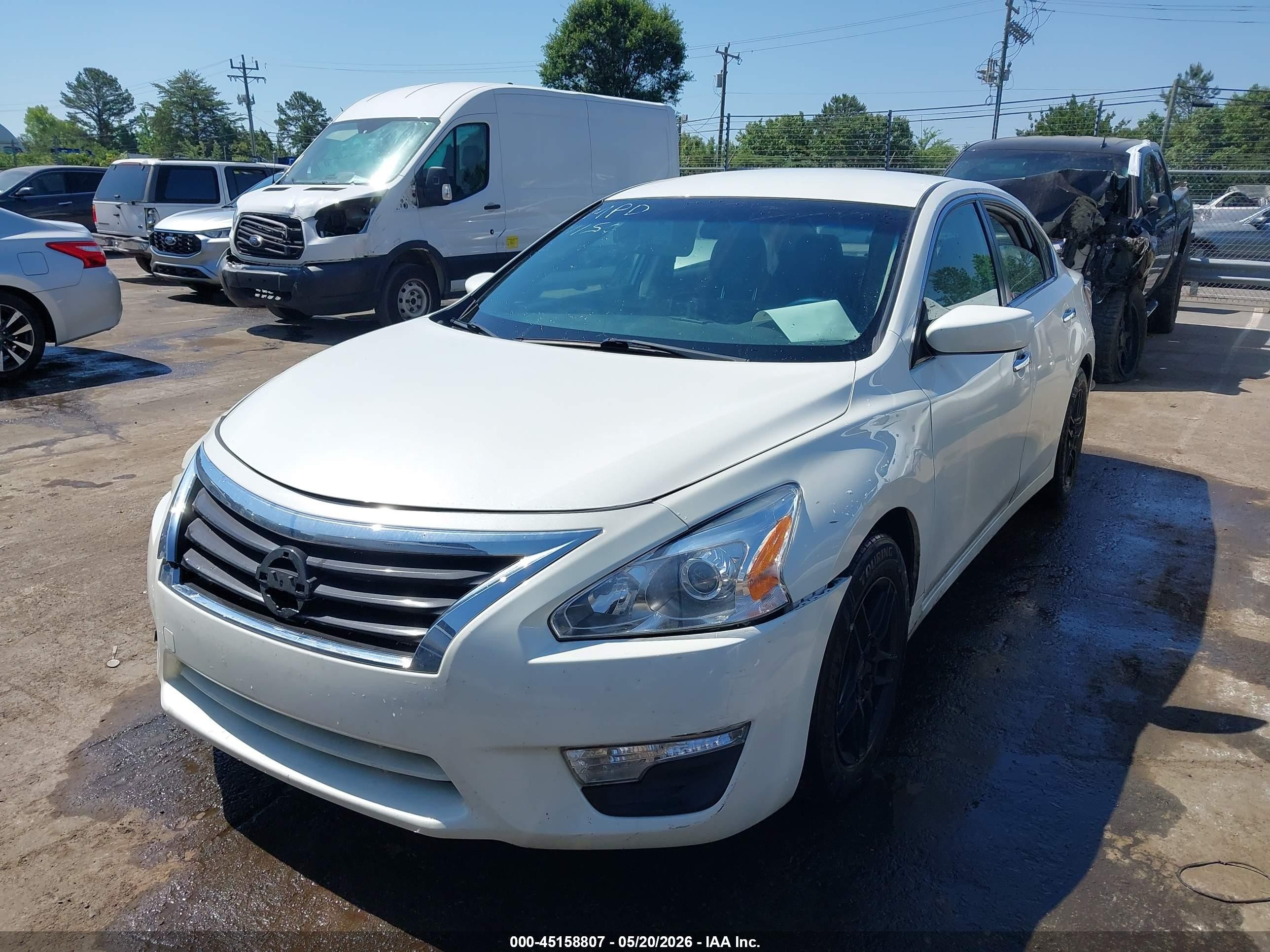 2014 Nissan Altima 2.5 S White vin: 1N4AL3AP2EN357155
