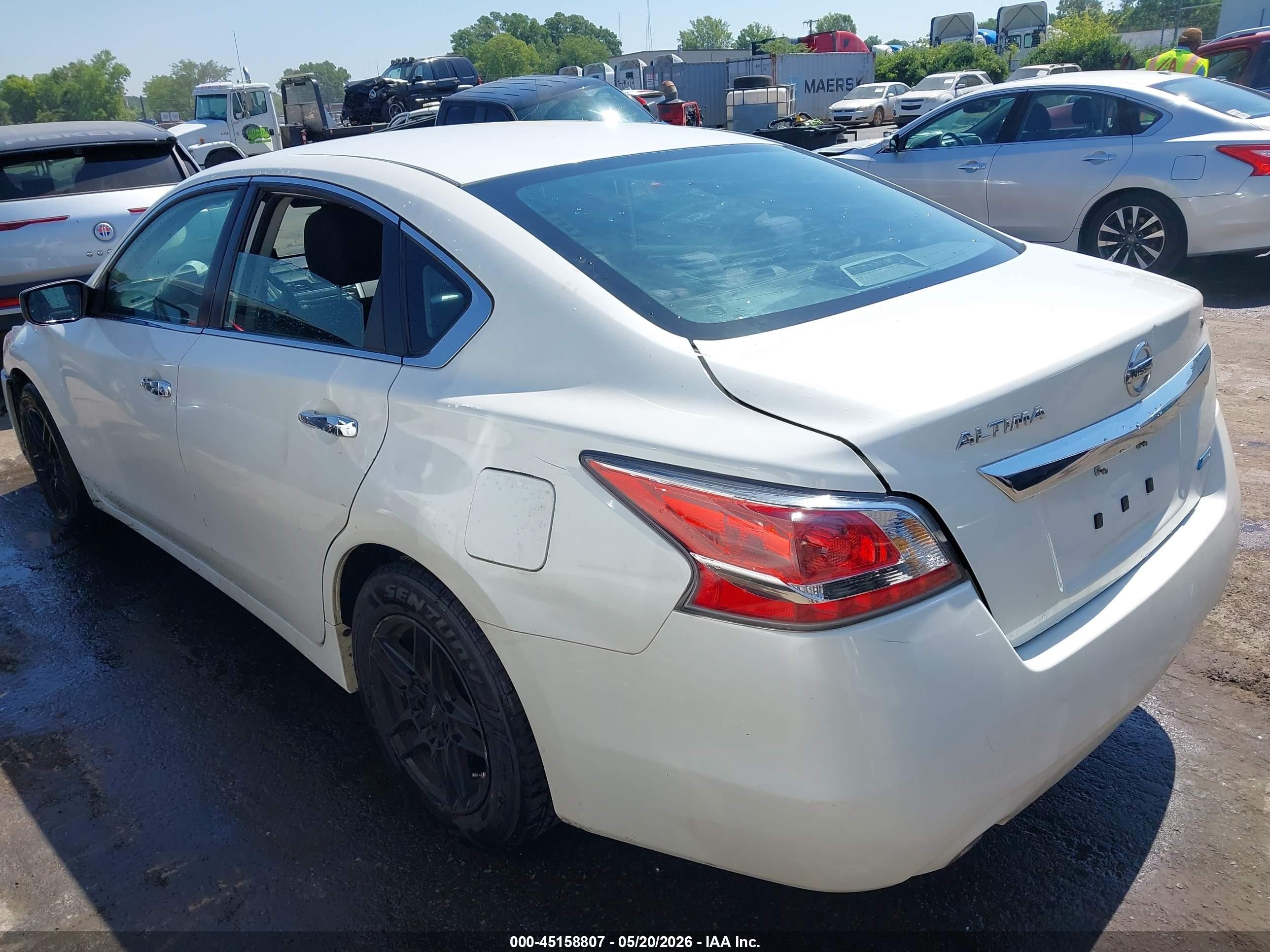 2014 Nissan Altima 2.5 S White vin: 1N4AL3AP2EN357155