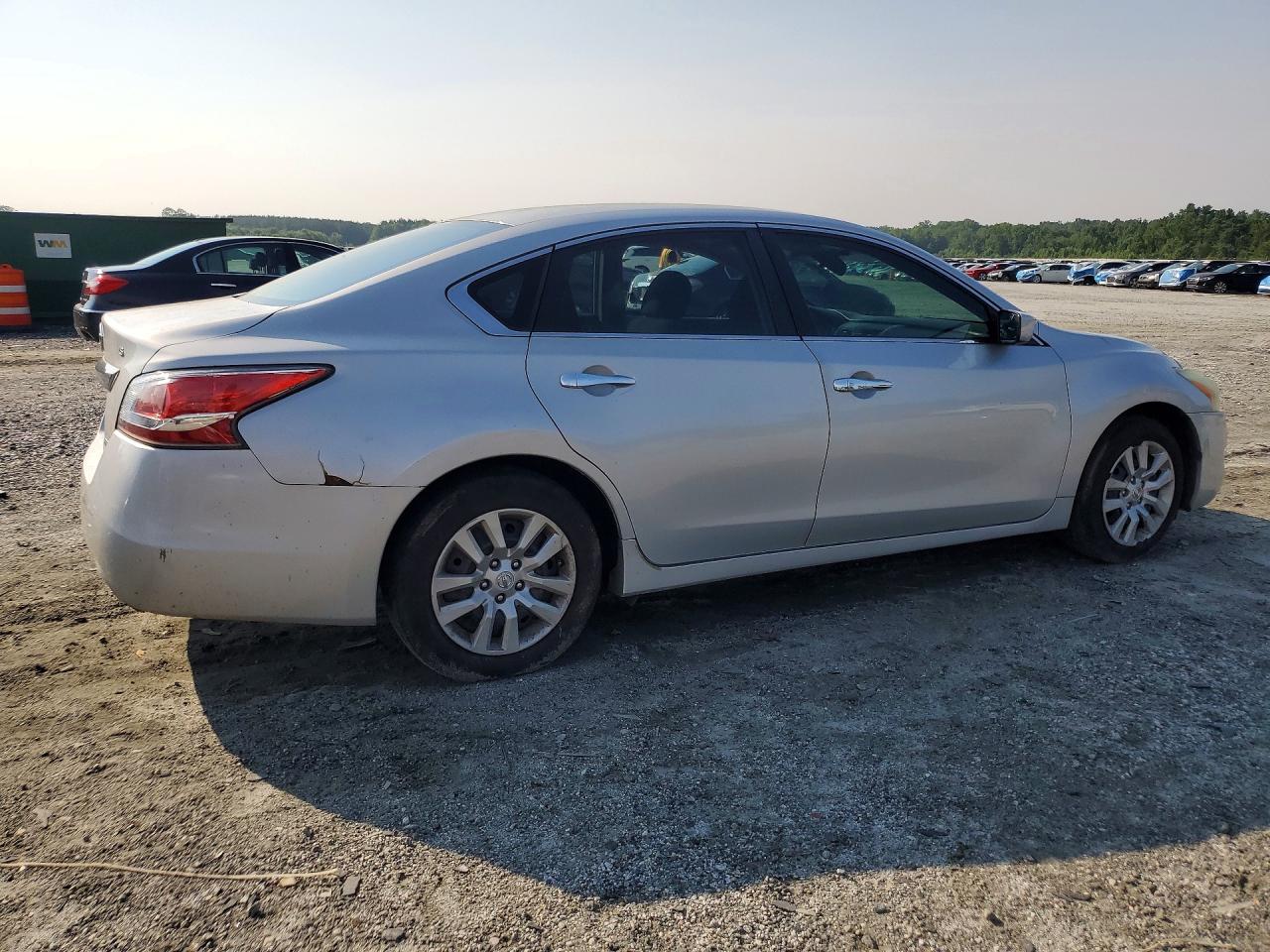 2014 Nissan Altima 2.5 S Silver vin: 1N4AL3AP2EN379673