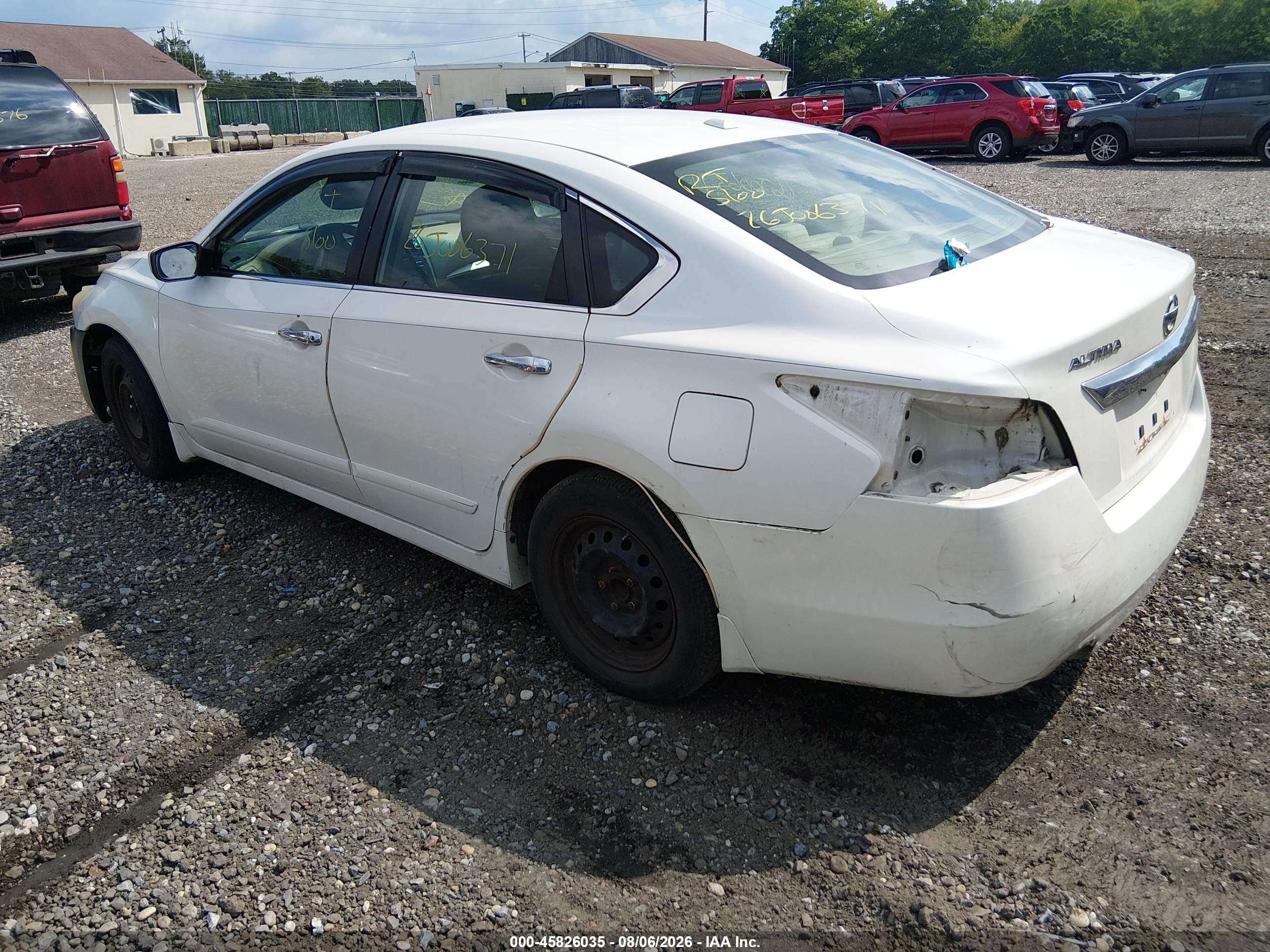 2015 Nissan Altima 2.5 S White vin: 1N4AL3AP2FC106858