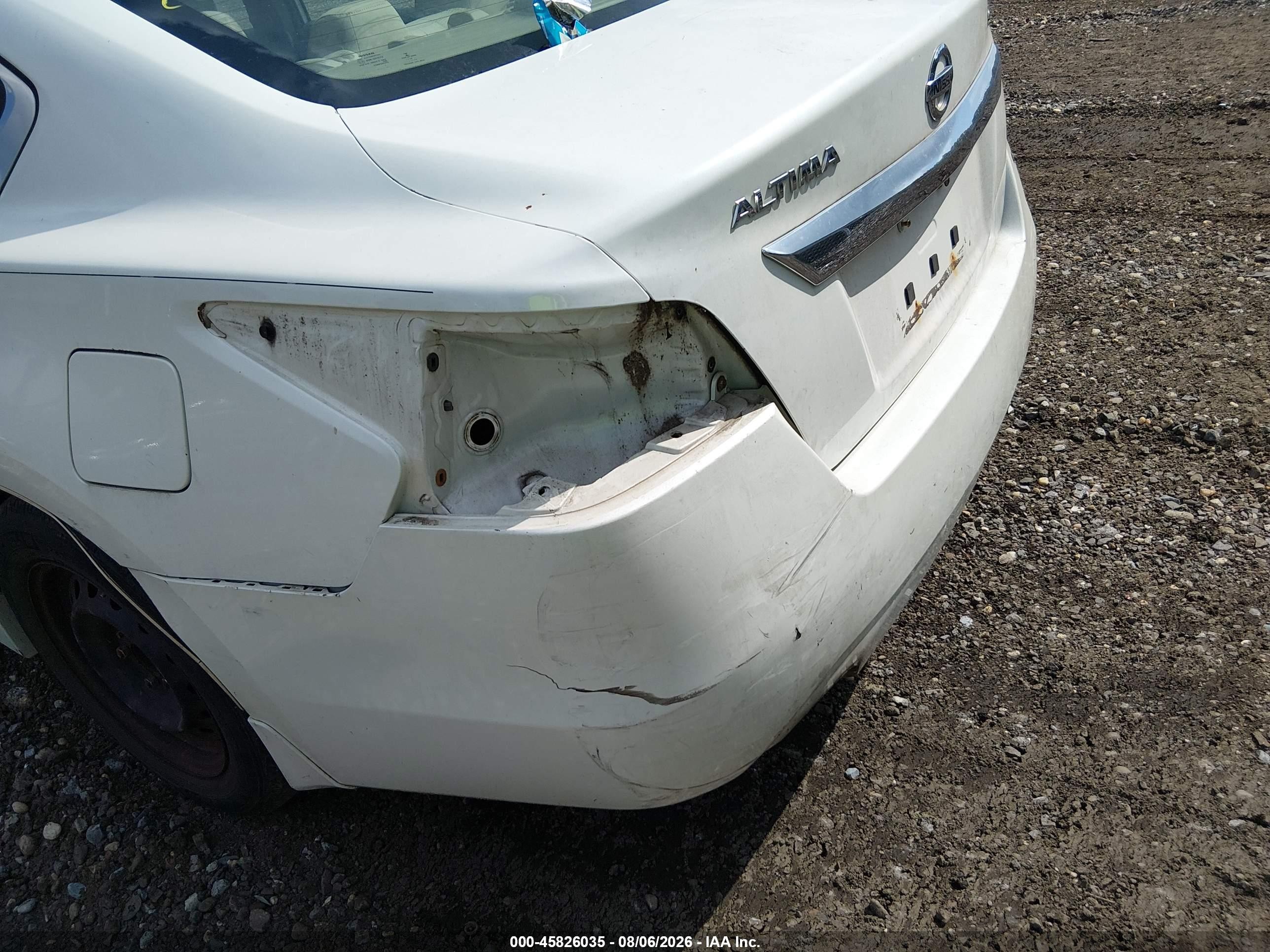 2015 Nissan Altima 2.5 S White vin: 1N4AL3AP2FC106858