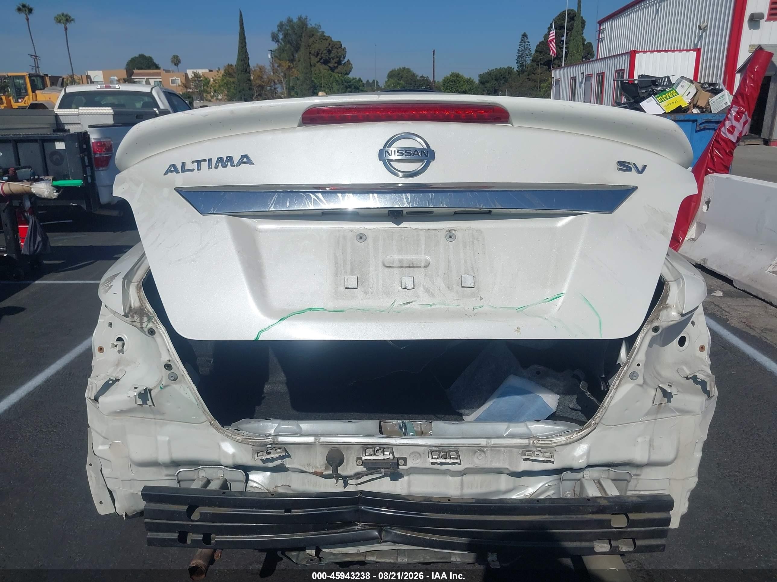 2015 Nissan Altima 2.5 Sv White vin: 1N4AL3AP2FC134188