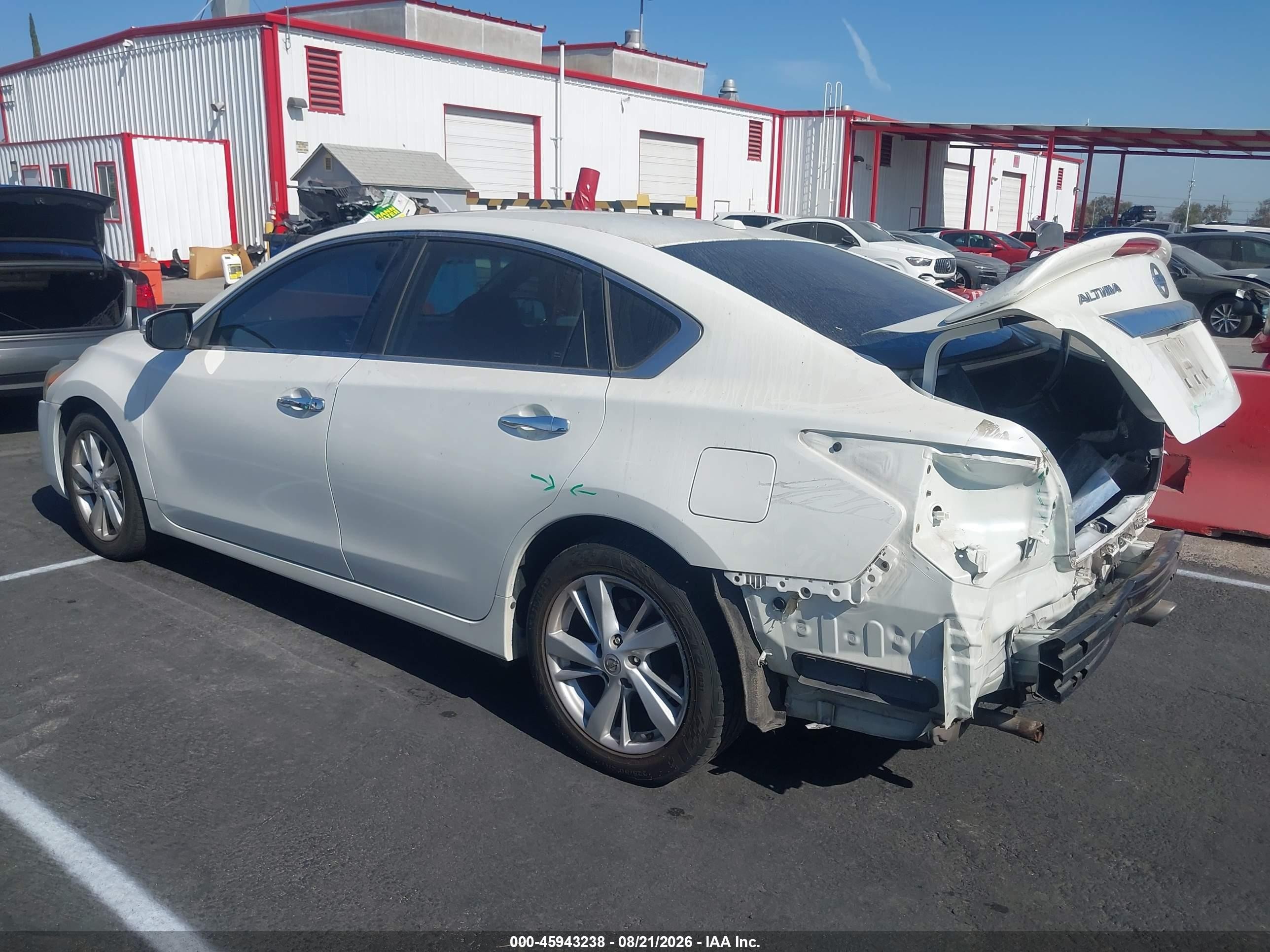 2015 Nissan Altima 2.5 Sv White vin: 1N4AL3AP2FC134188
