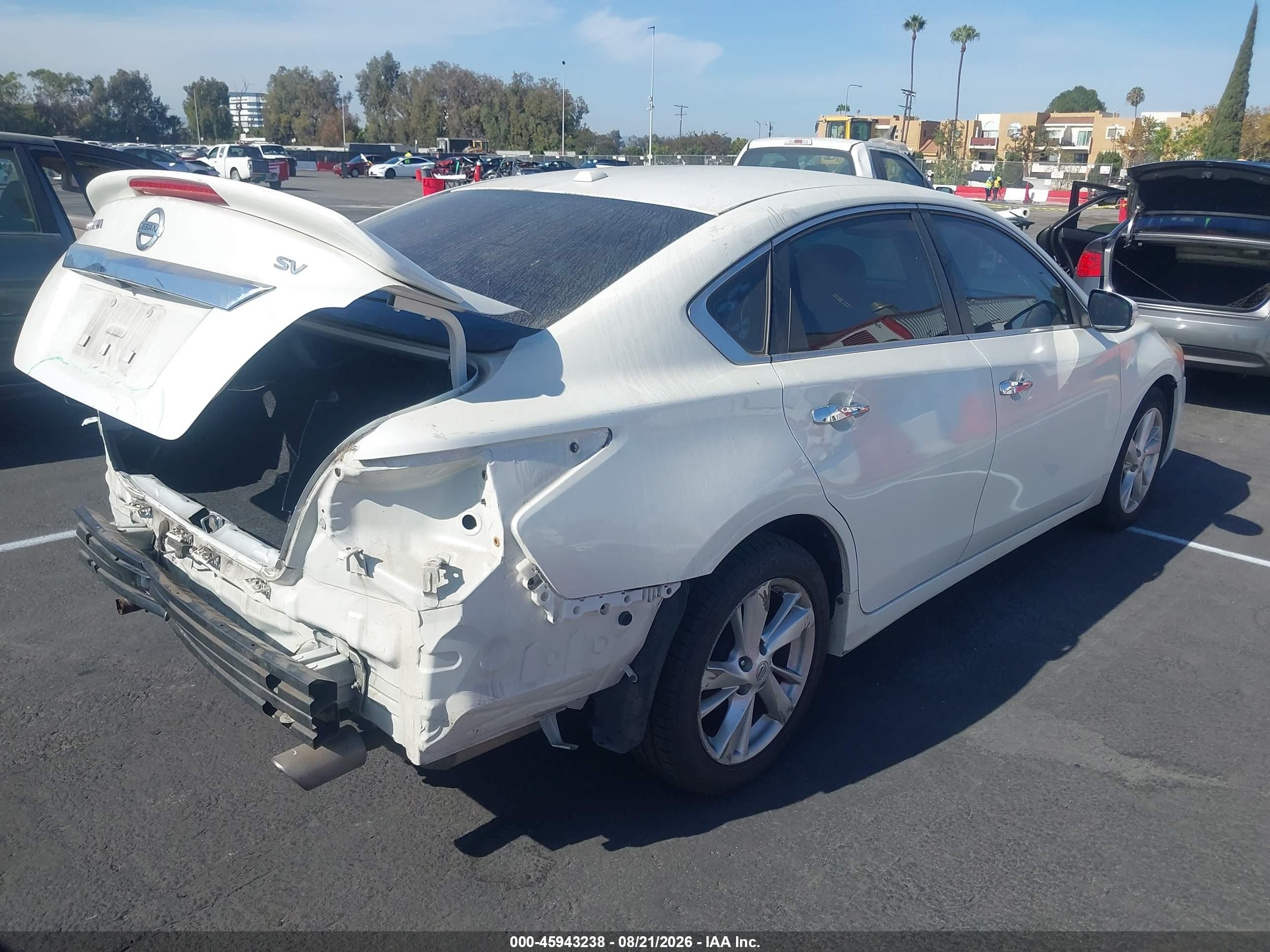 2015 Nissan Altima 2.5 Sv White vin: 1N4AL3AP2FC134188