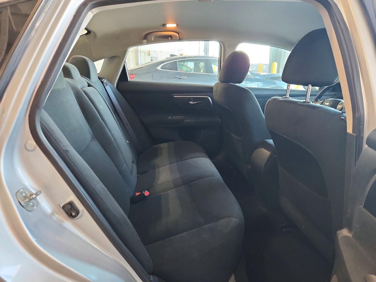 2015 Nissan Altima 2.5 Sv Silver vin: 1N4AL3AP2FC135471