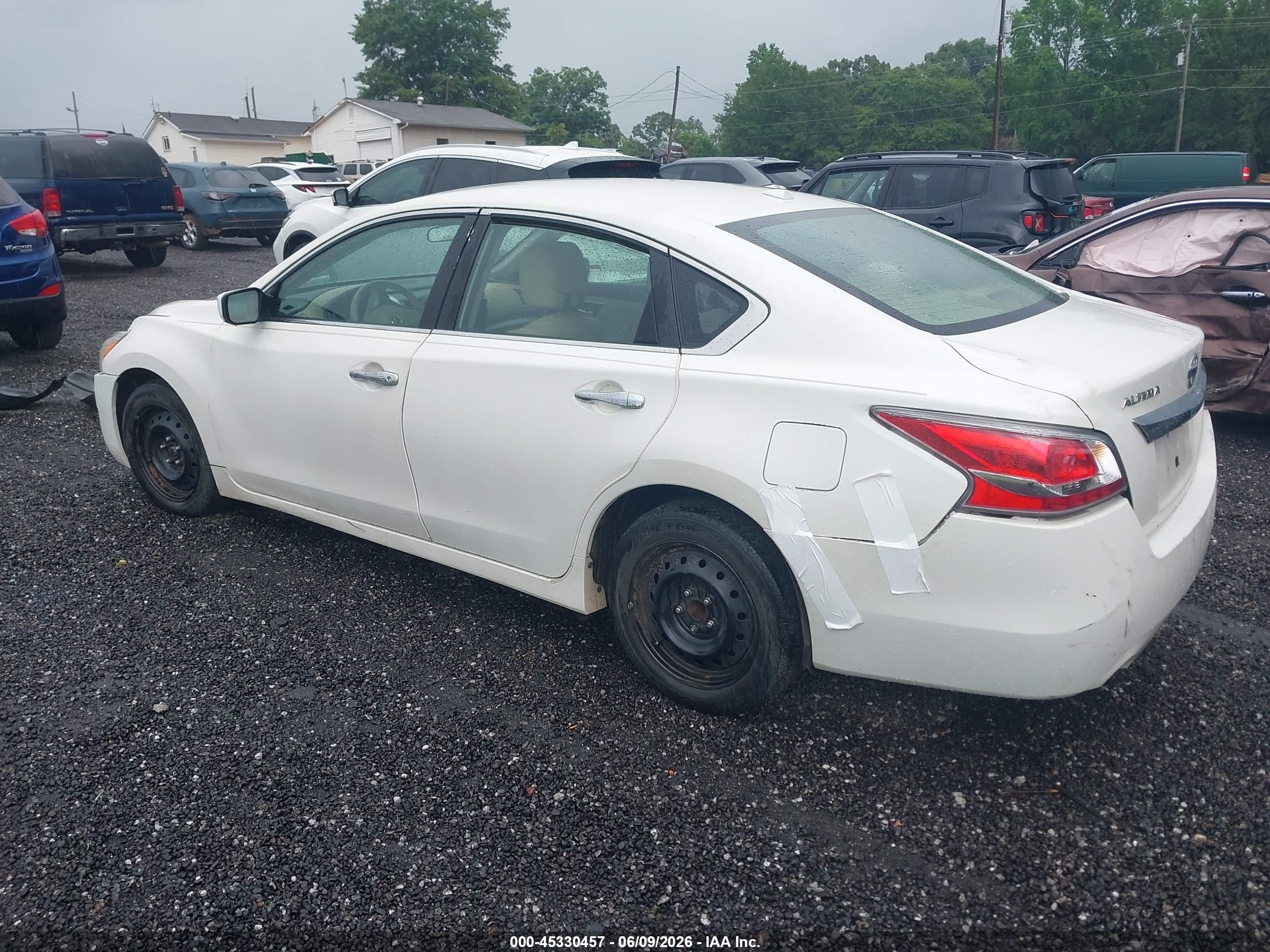 2015 Nissan Altima 2.5 S White vin: 1N4AL3AP2FC136197