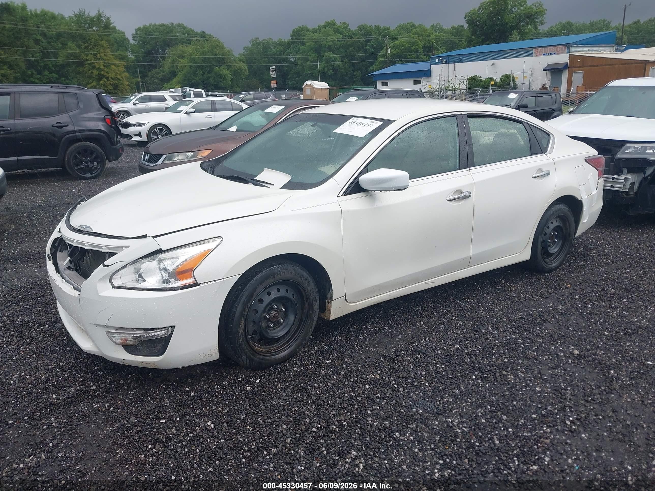 2015 Nissan Altima 2.5 S White vin: 1N4AL3AP2FC136197