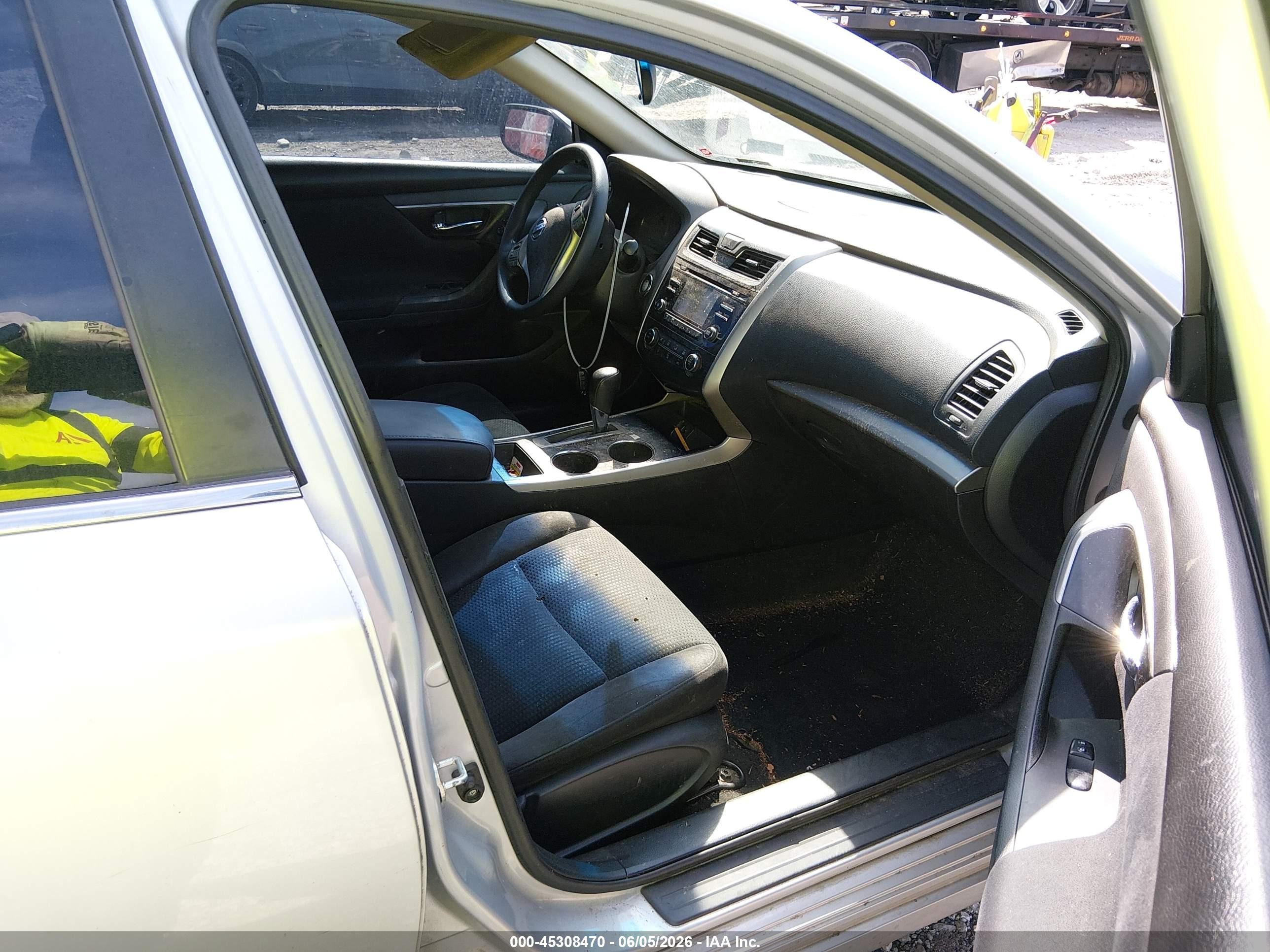 2015 Nissan Altima 2.5 S Silver vin: 1N4AL3AP2FC149886