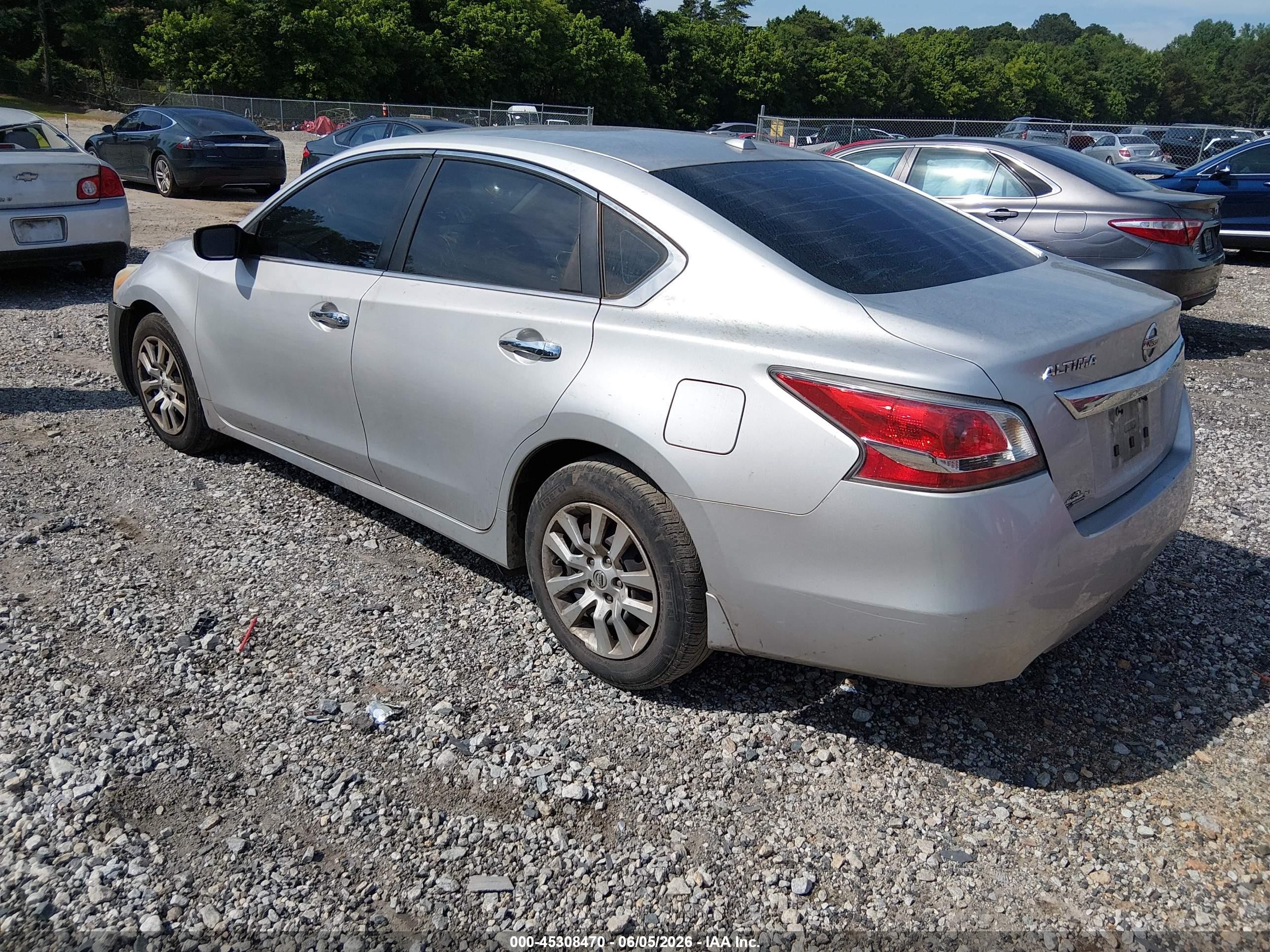 2015 Nissan Altima 2.5 S Silver vin: 1N4AL3AP2FC149886