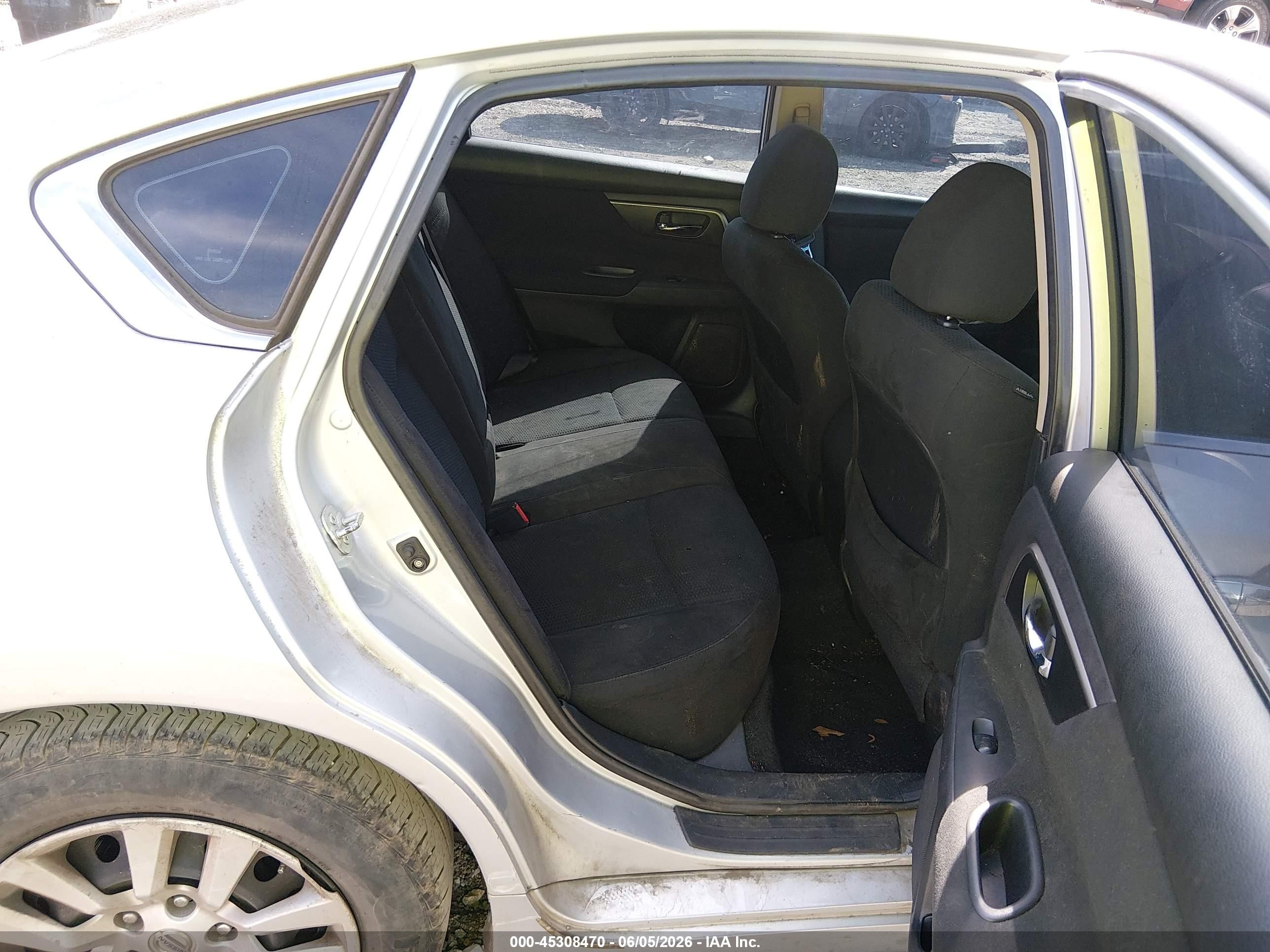 2015 Nissan Altima 2.5 S Silver vin: 1N4AL3AP2FC149886