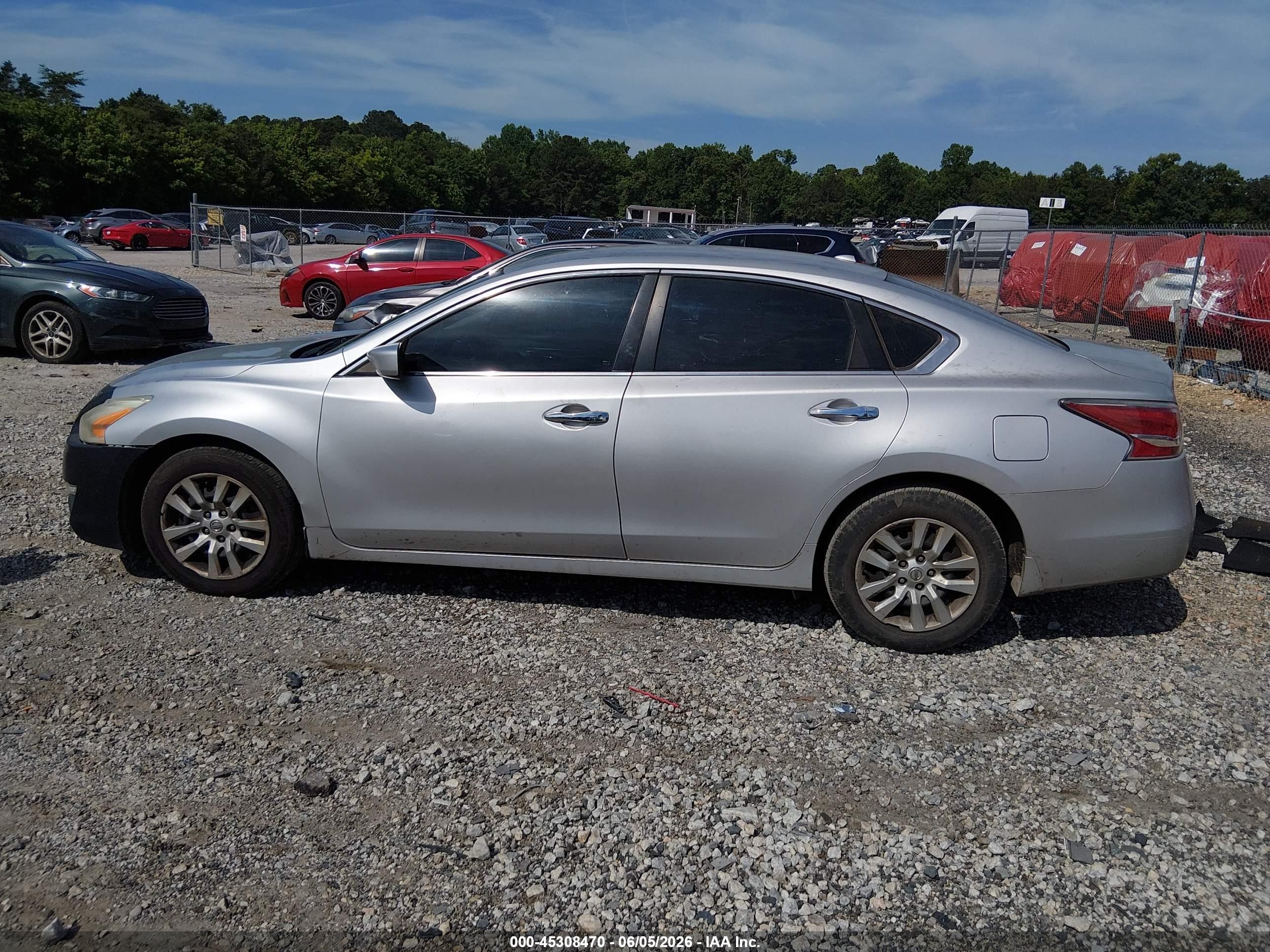 2015 Nissan Altima 2.5 S Silver vin: 1N4AL3AP2FC149886