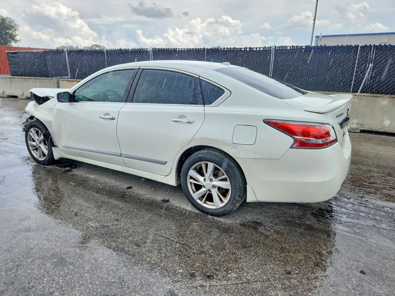 2015 Nissan Altima 2.5 Sv White vin: 1N4AL3AP2FC166817