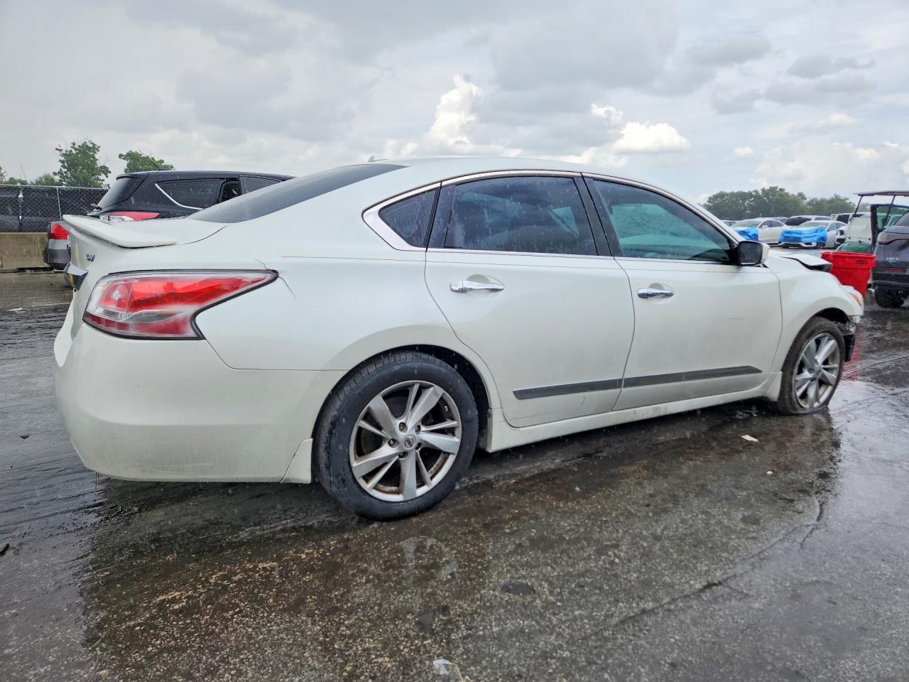 2015 Nissan Altima 2.5 Sv White vin: 1N4AL3AP2FC166817