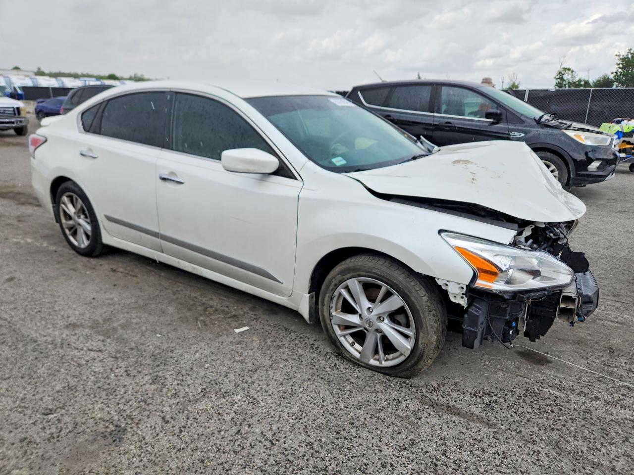 2015 Nissan Altima 2.5 Sv White vin: 1N4AL3AP2FC166817