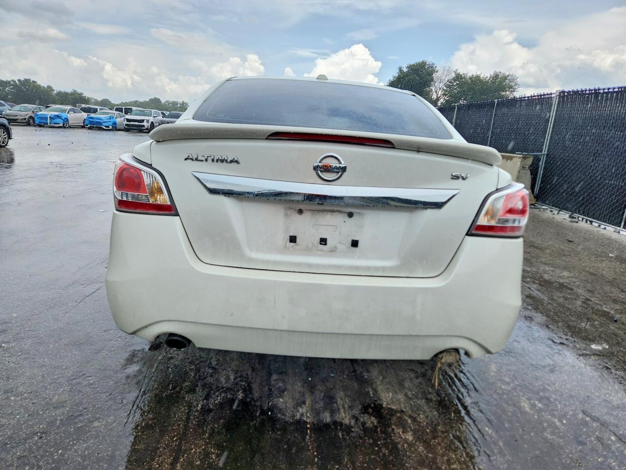 2015 Nissan Altima 2.5 Sv White vin: 1N4AL3AP2FC166817