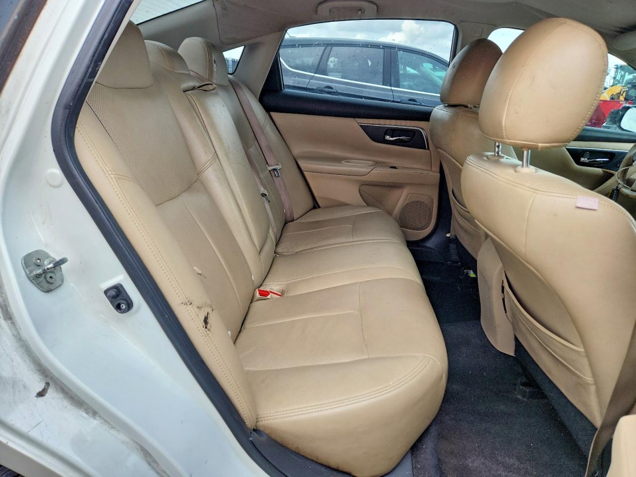 2015 Nissan Altima 2.5 Sv White vin: 1N4AL3AP2FC166817