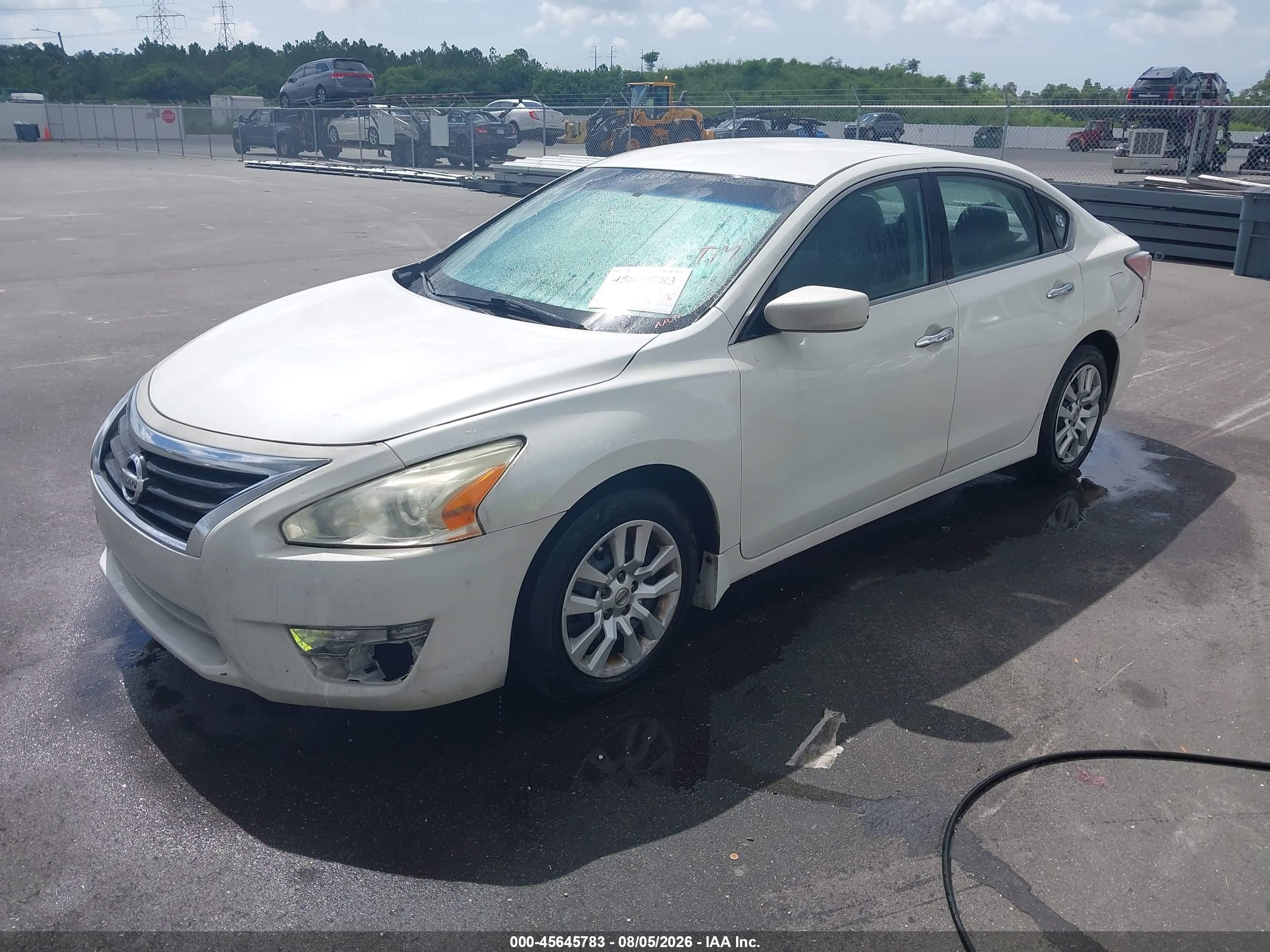 2015 Nissan Altima 2.5 S Белый vin: 1N4AL3AP2FC188462