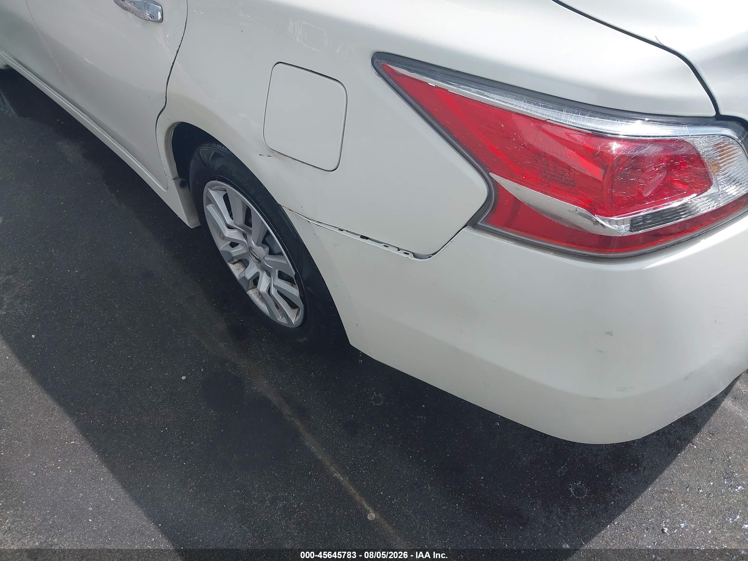 2015 Nissan Altima 2.5 S Белый vin: 1N4AL3AP2FC188462